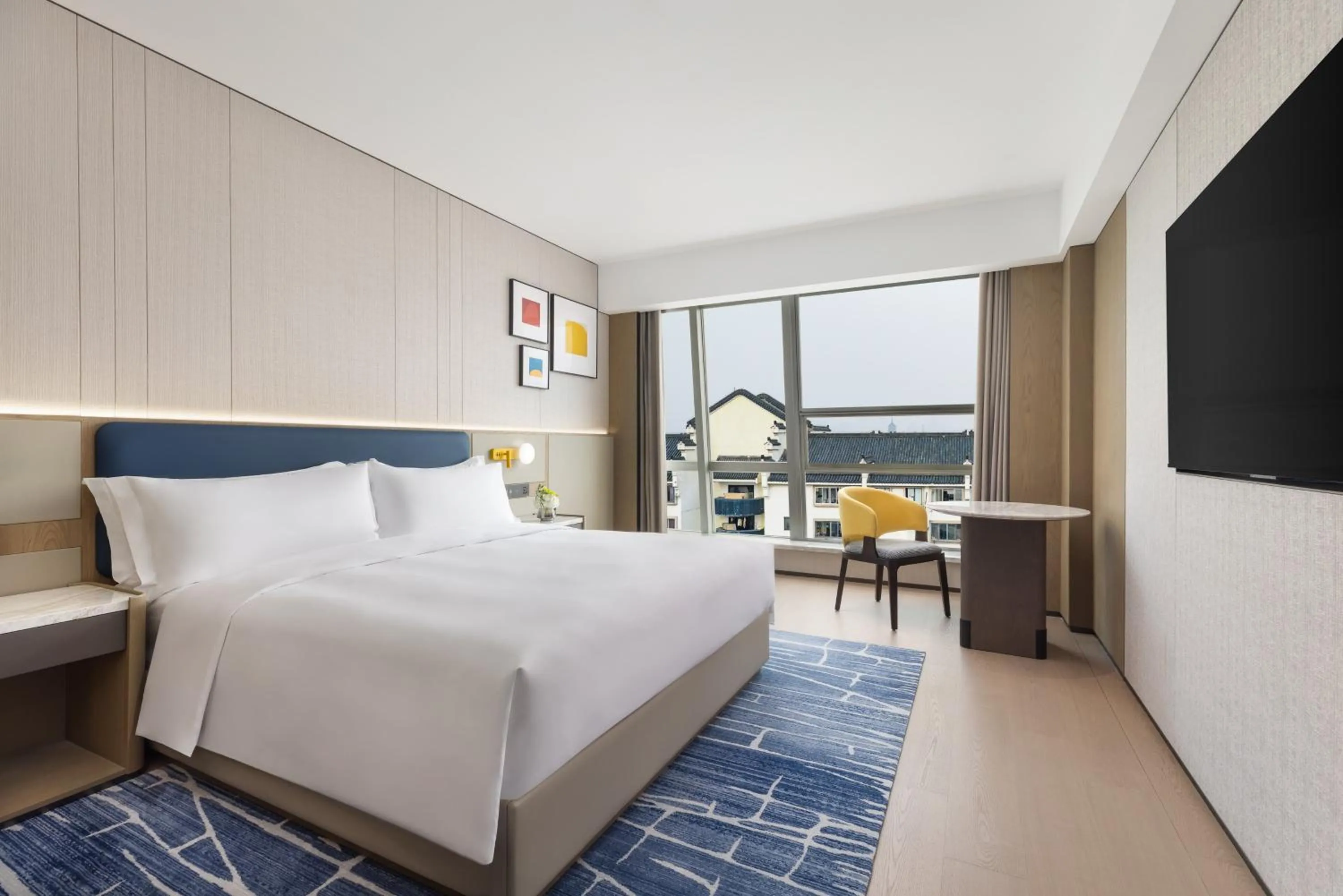 Photo of the whole room, Bed in voco Suzhou Guanqian Street by IHG