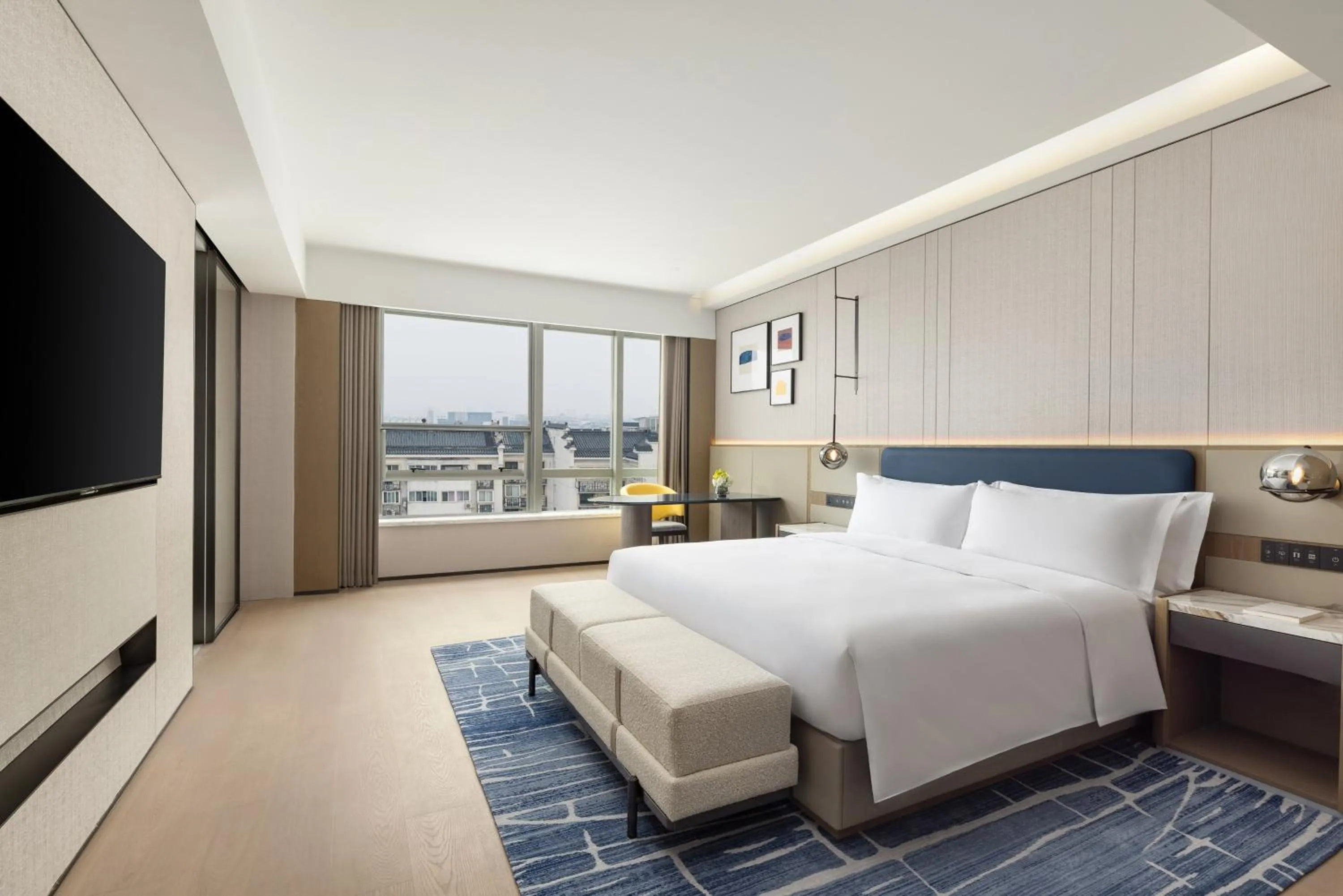 Photo of the whole room, Bed in voco Suzhou Guanqian Street by IHG