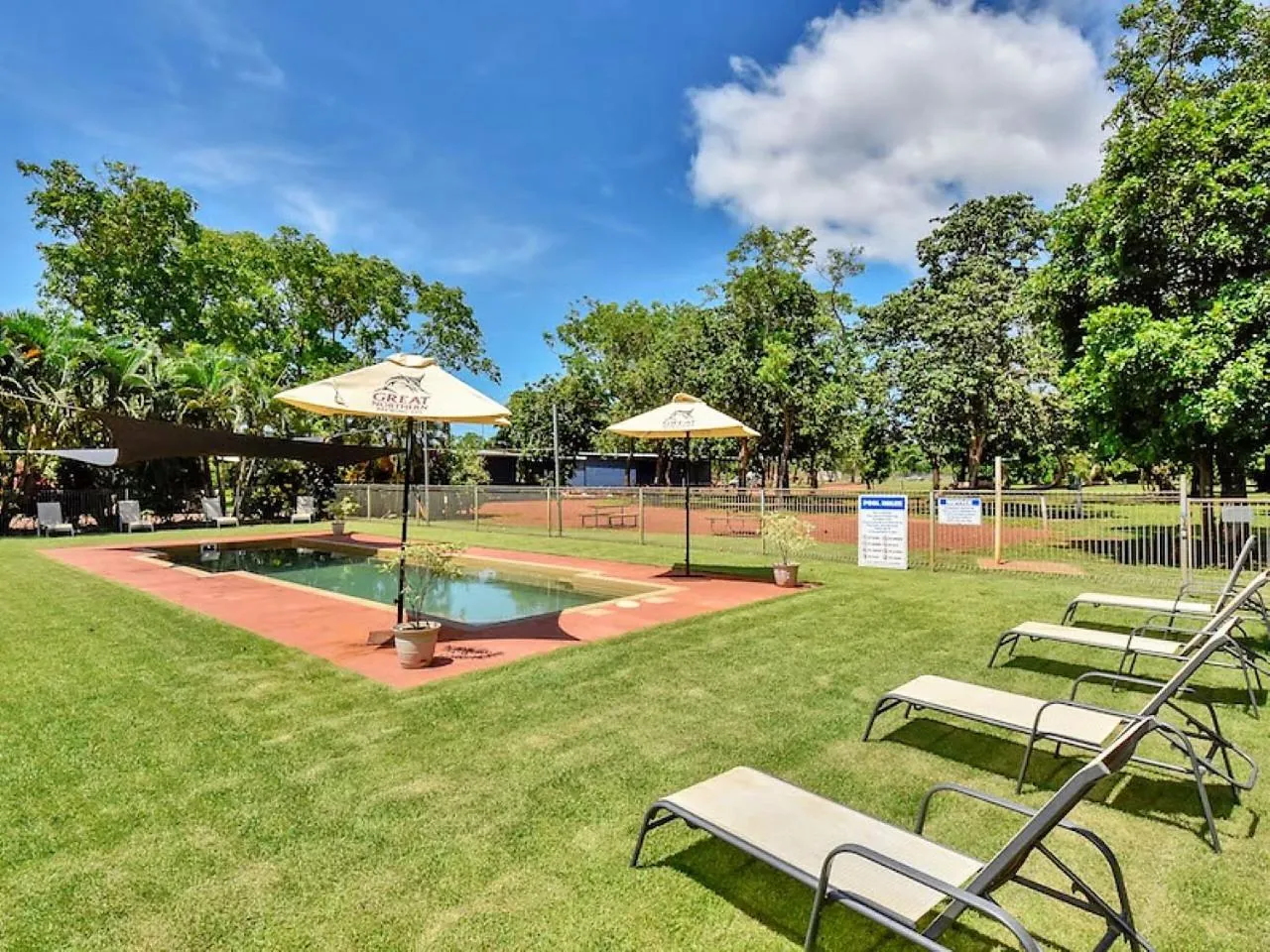 Swimming pool in Dundee Beach Holiday Park