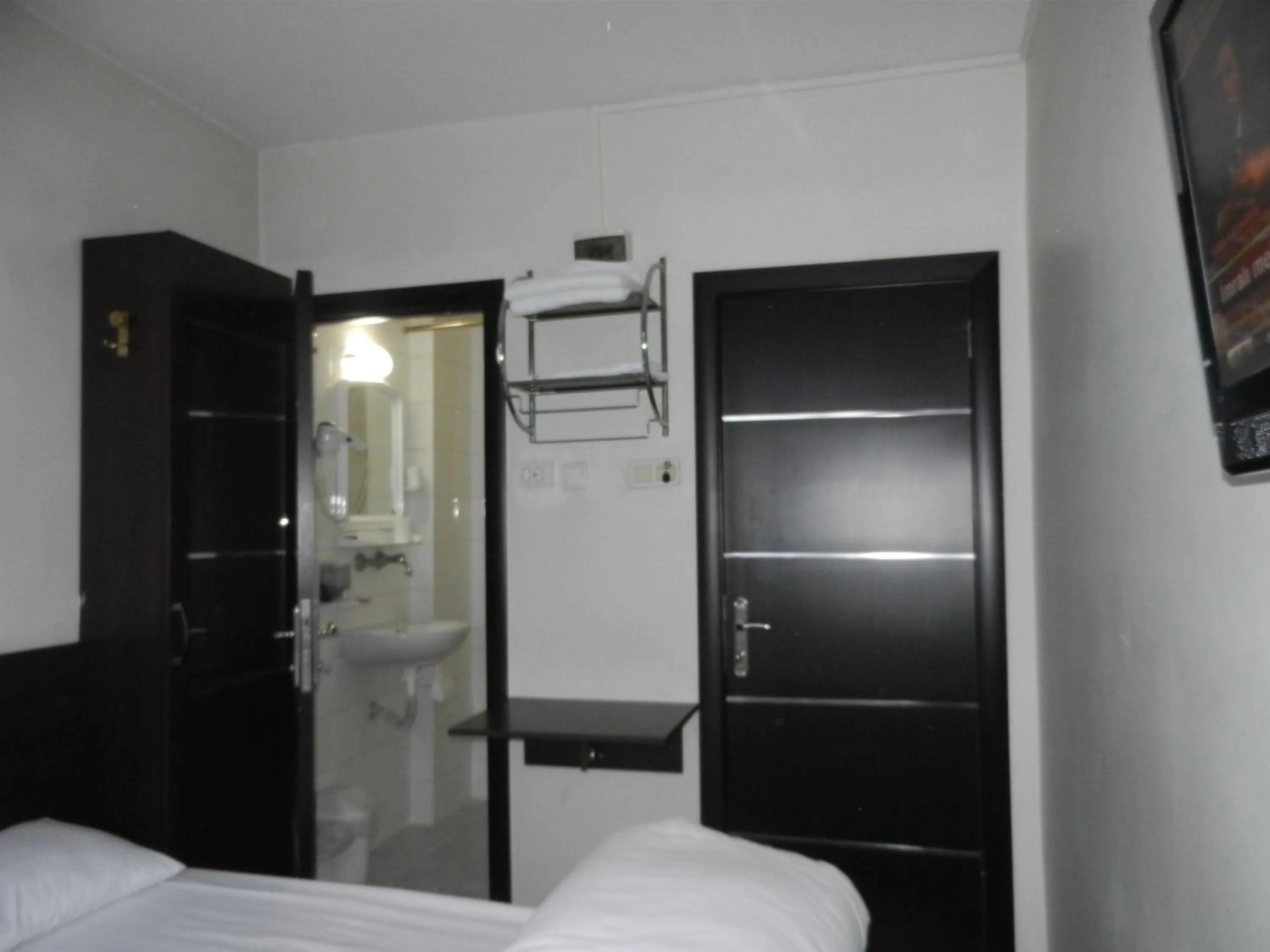 Photo of the whole room, Bed in Cagri Hotel