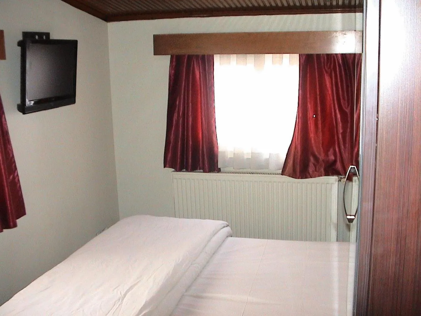 Photo of the whole room, Bed in Cagri Hotel