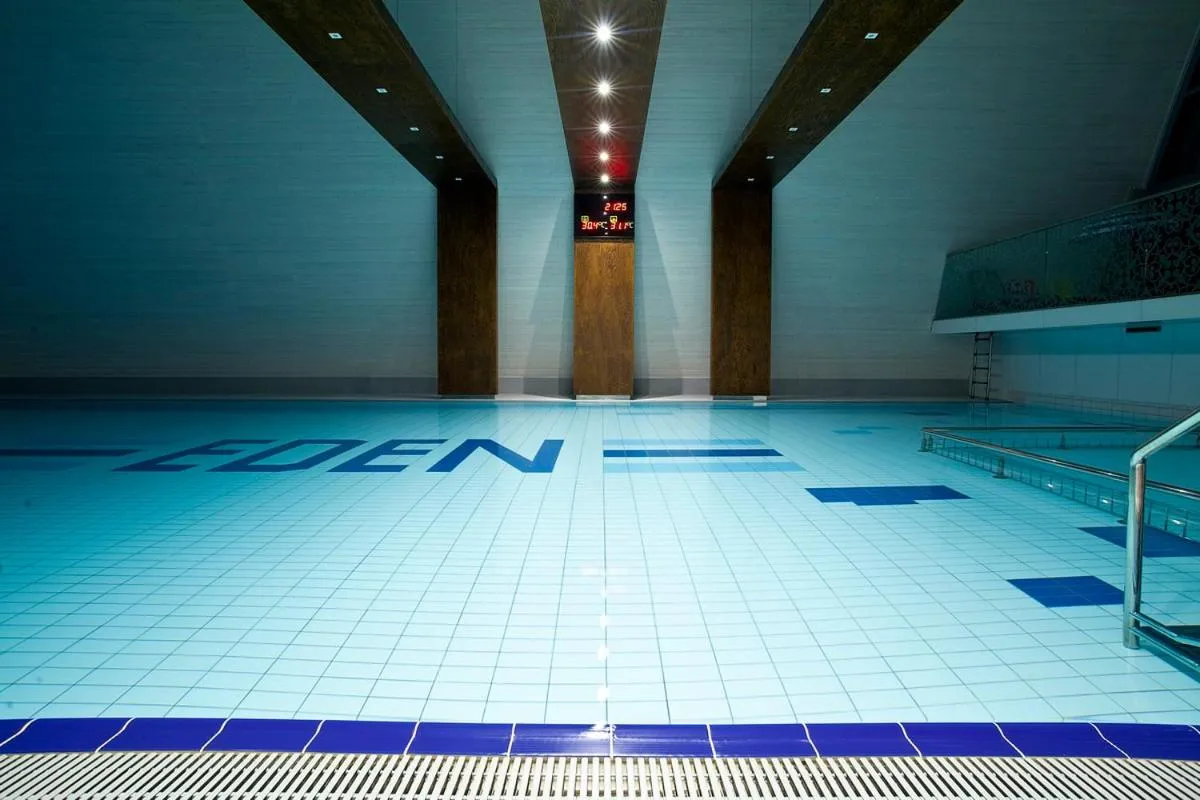 Swimming pool in Domki Holenderskie Eden Resort & Spa