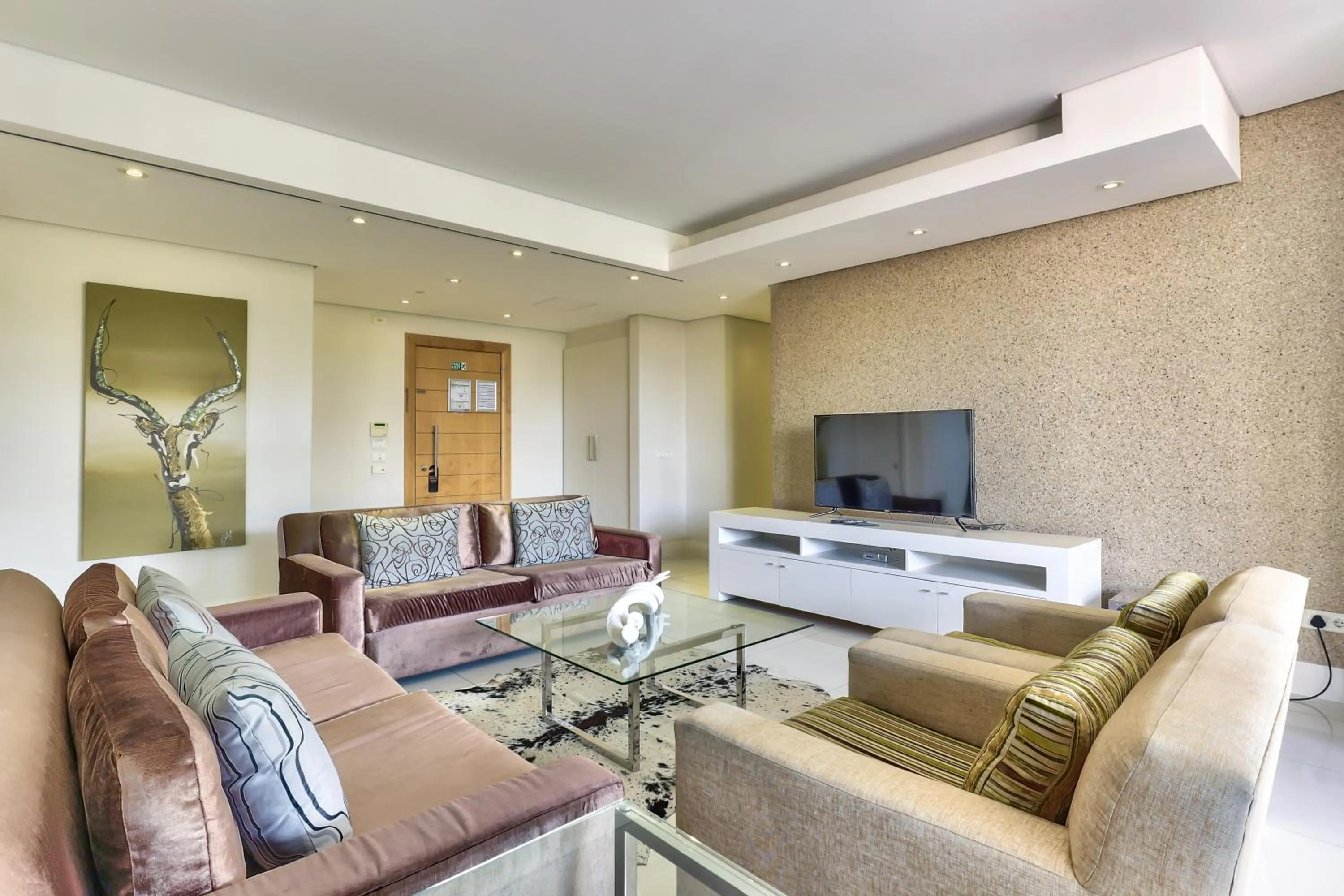 TV and multimedia in Lawhill Luxury Apartments - V & A Waterfront