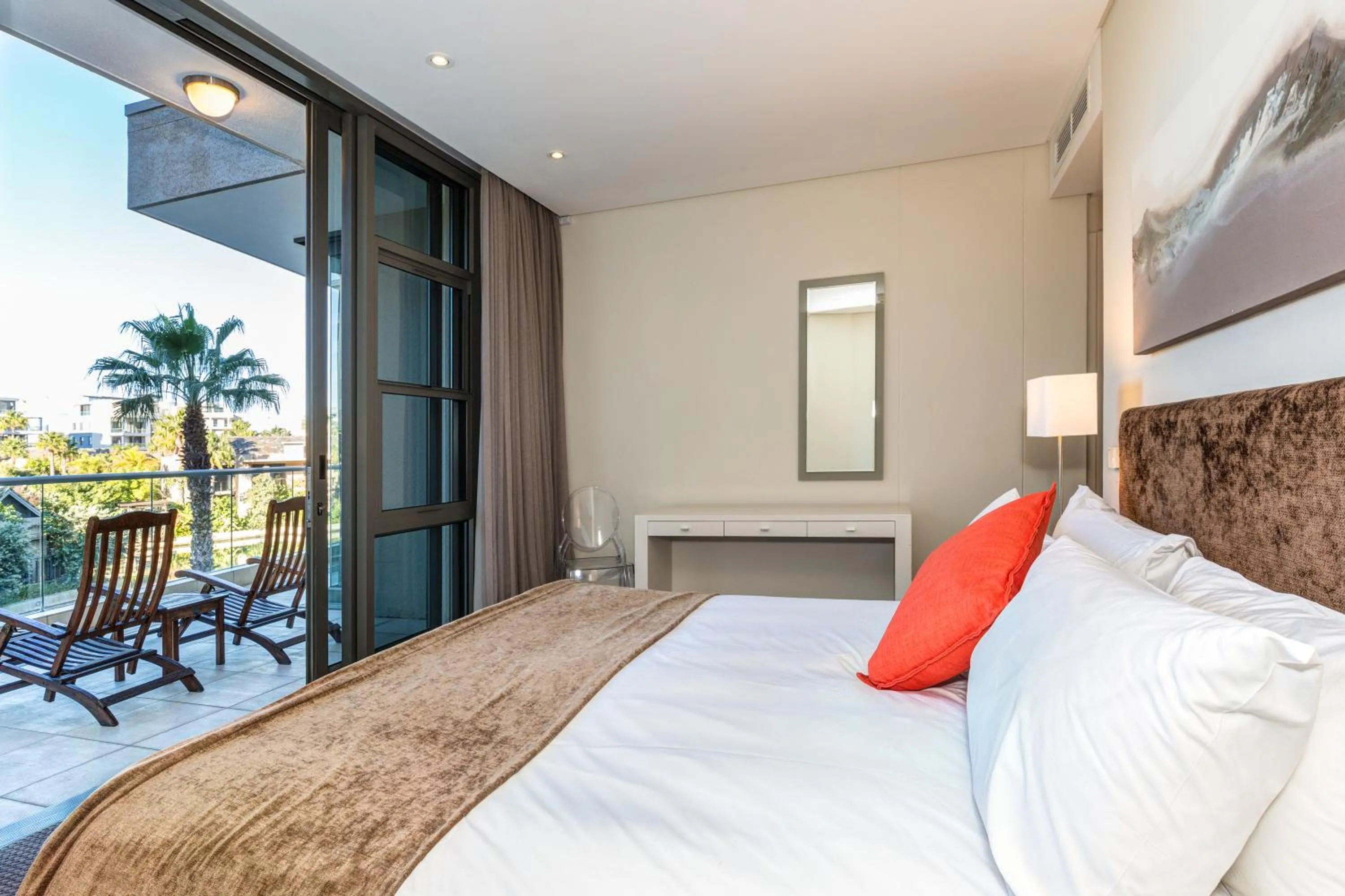 Bedroom, Bed in Lawhill Luxury Apartments - V & A Waterfront