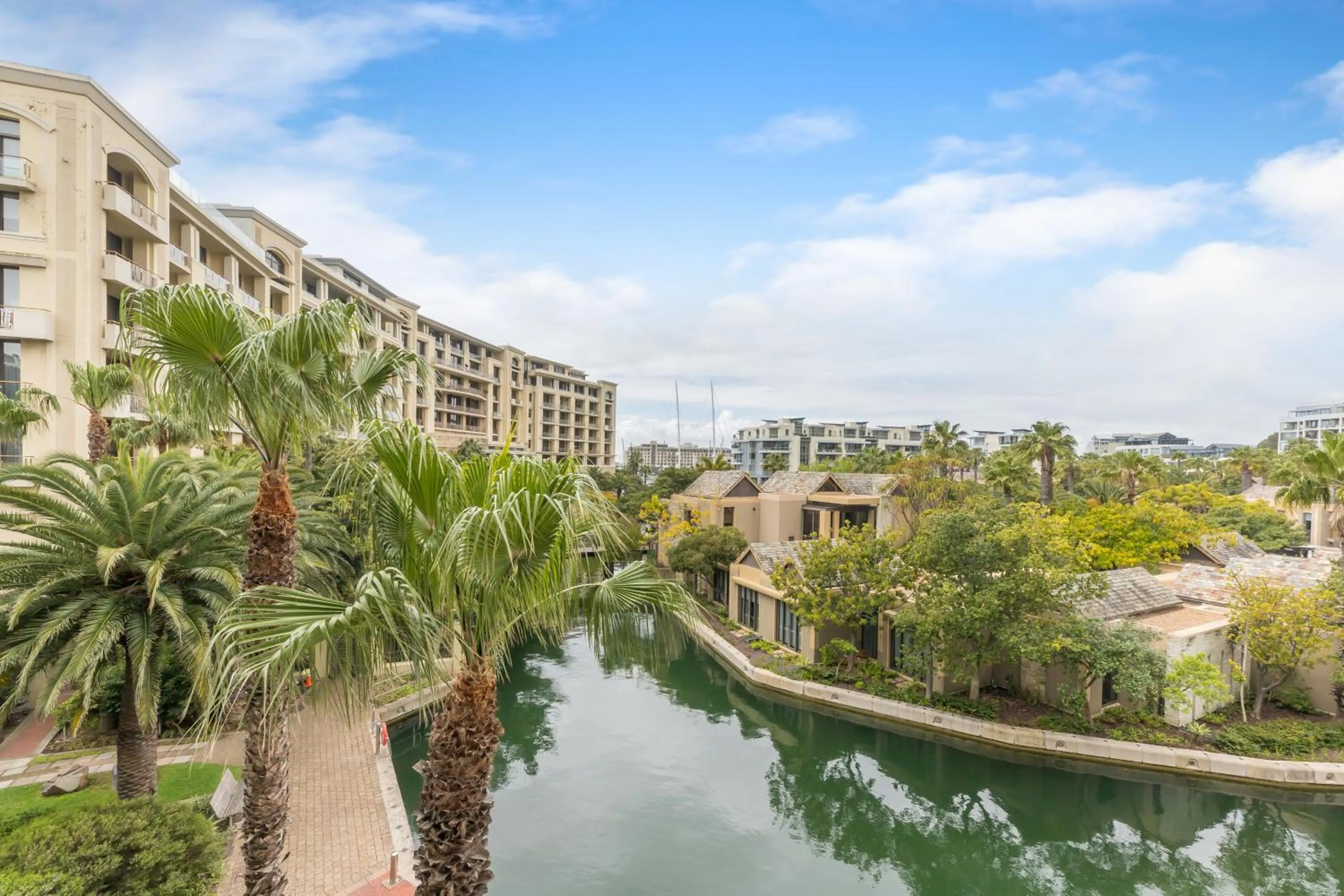 Property building in Lawhill Luxury Apartments - V & A Waterfront