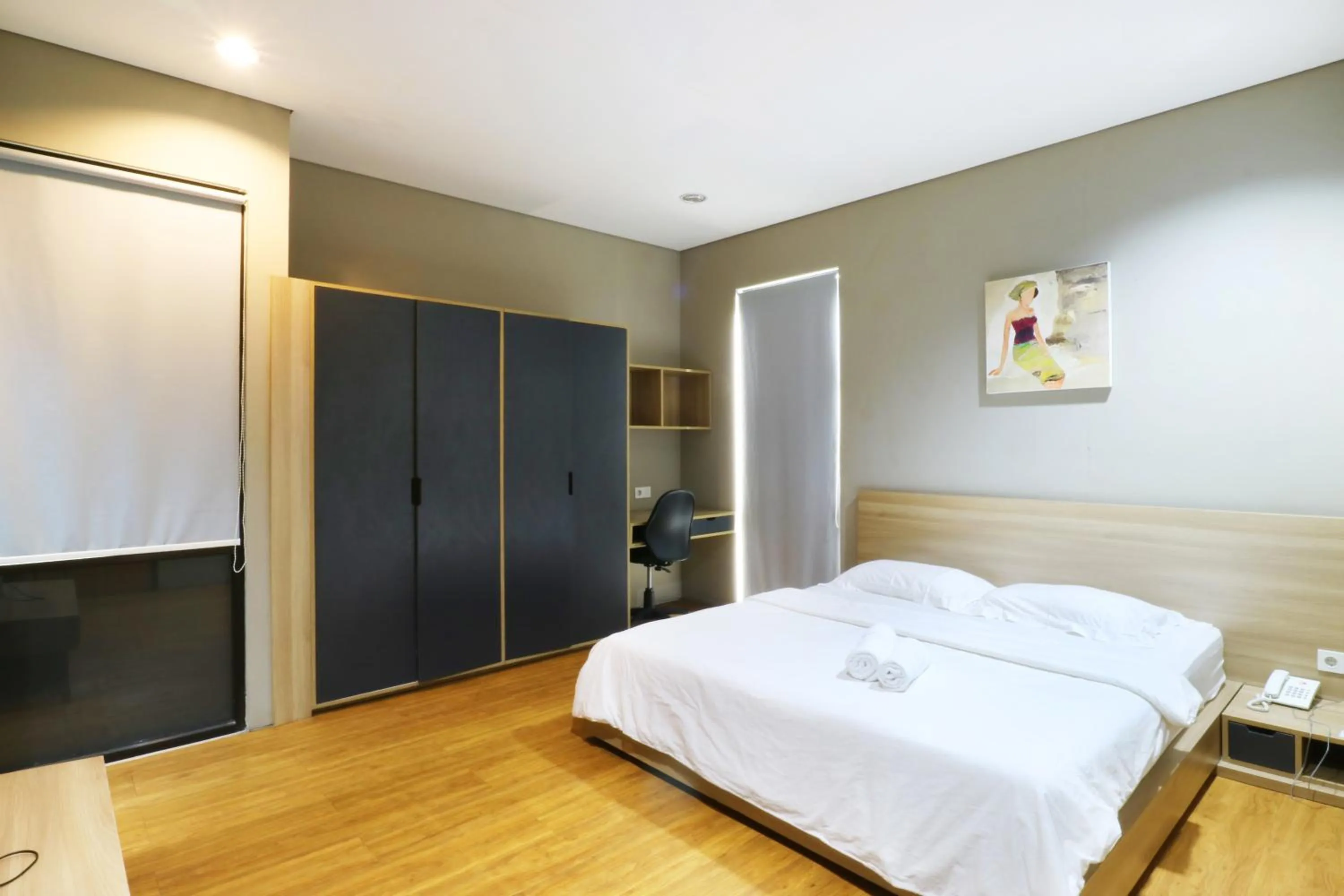 Bedroom, Bed in M Suite