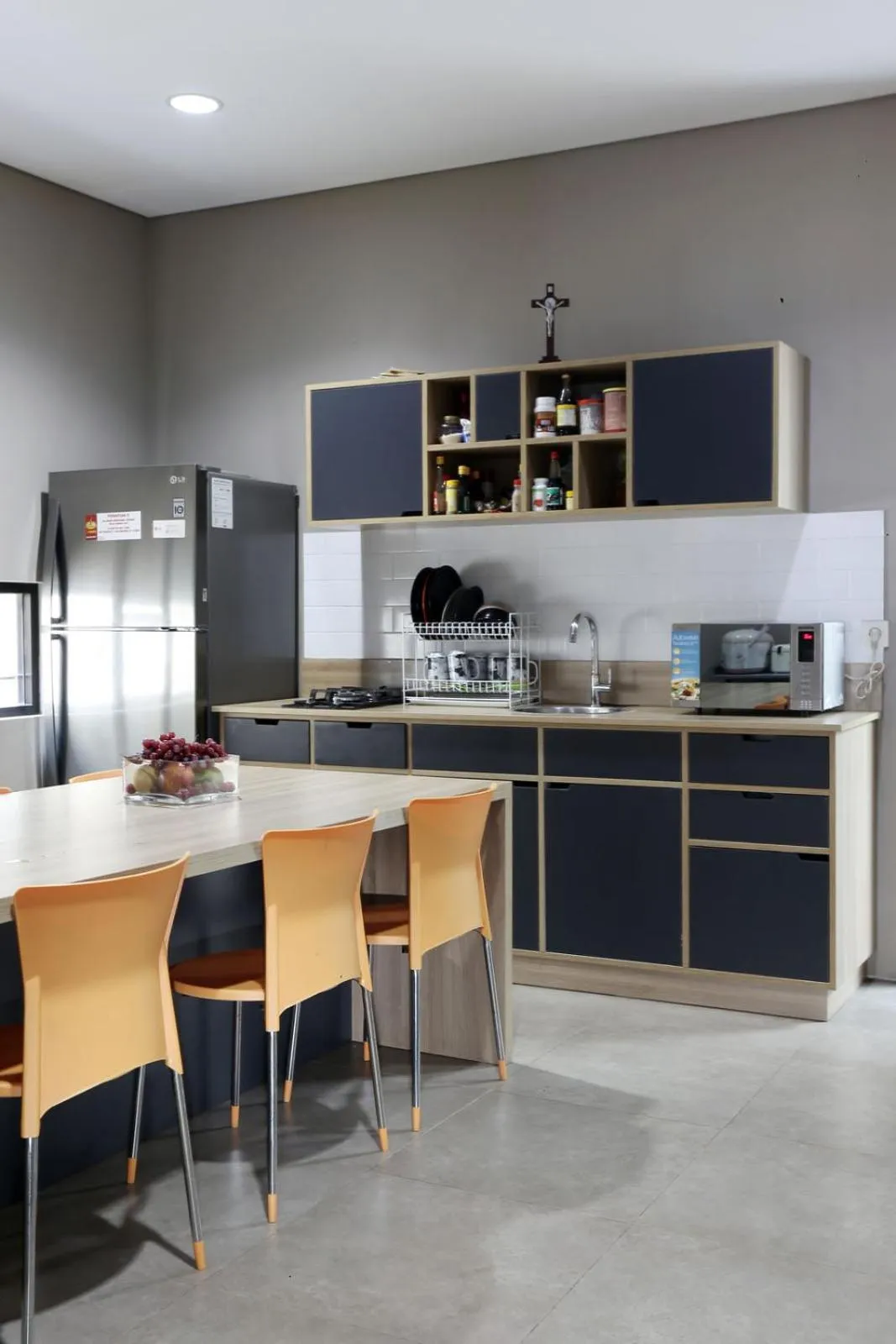 Kitchen or kitchenette in M Suite