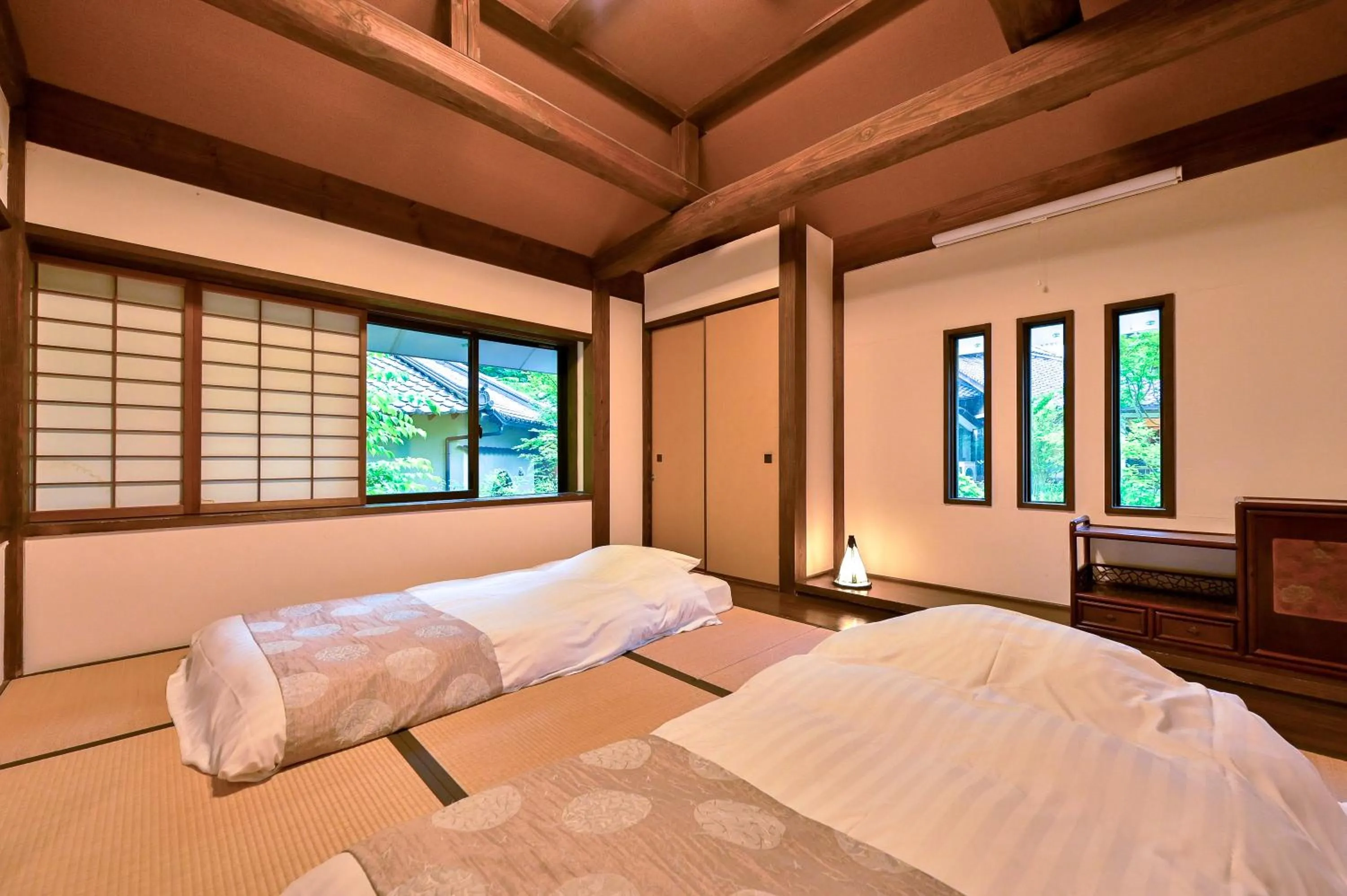 Bedroom, Bed in Ikkoten