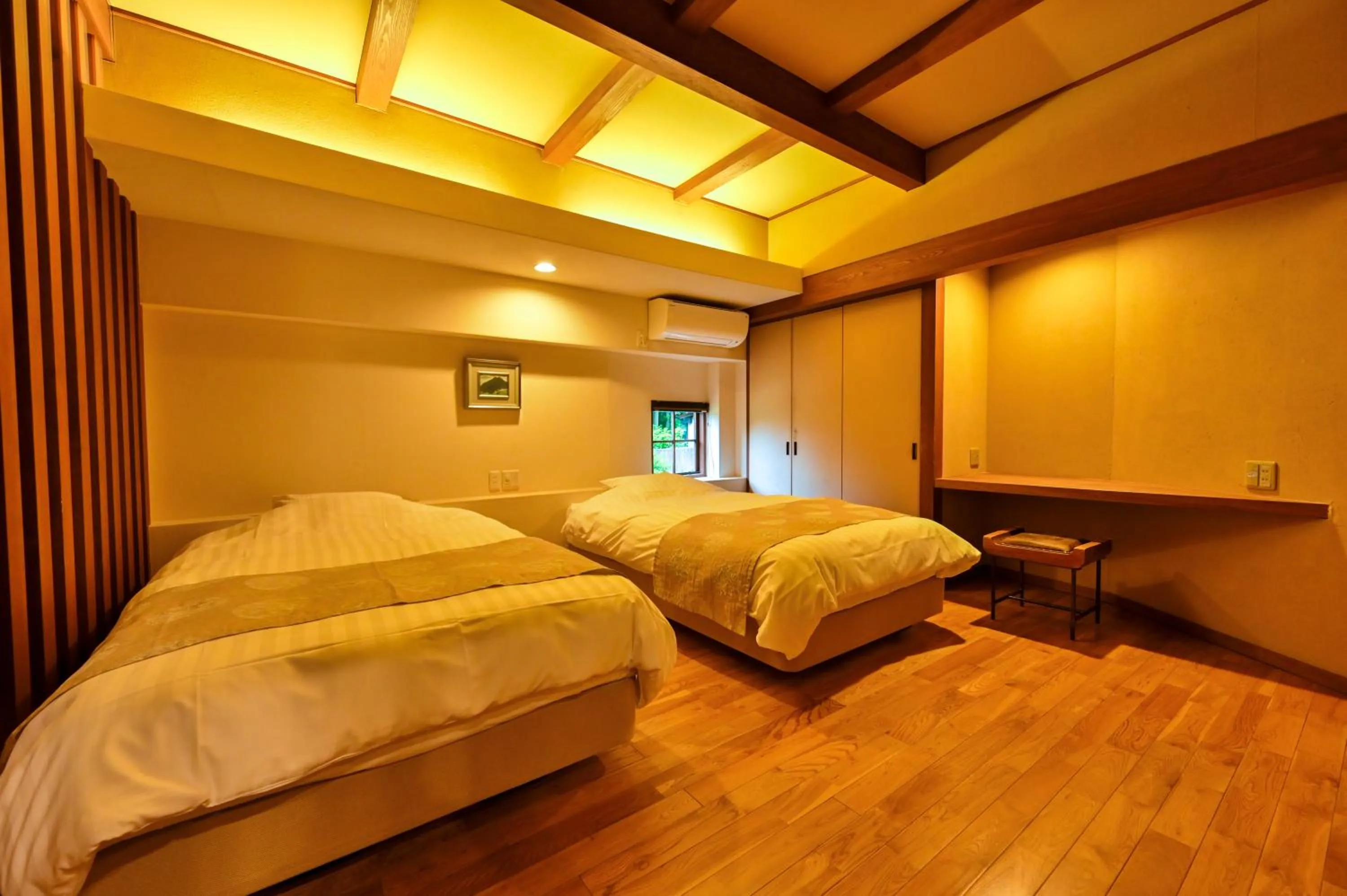 Bedroom, Bed in Ikkoten