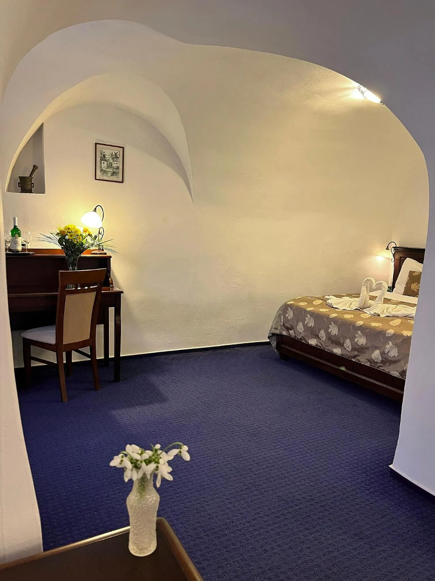 Seating area, Bed in Hotel Joseph 1699