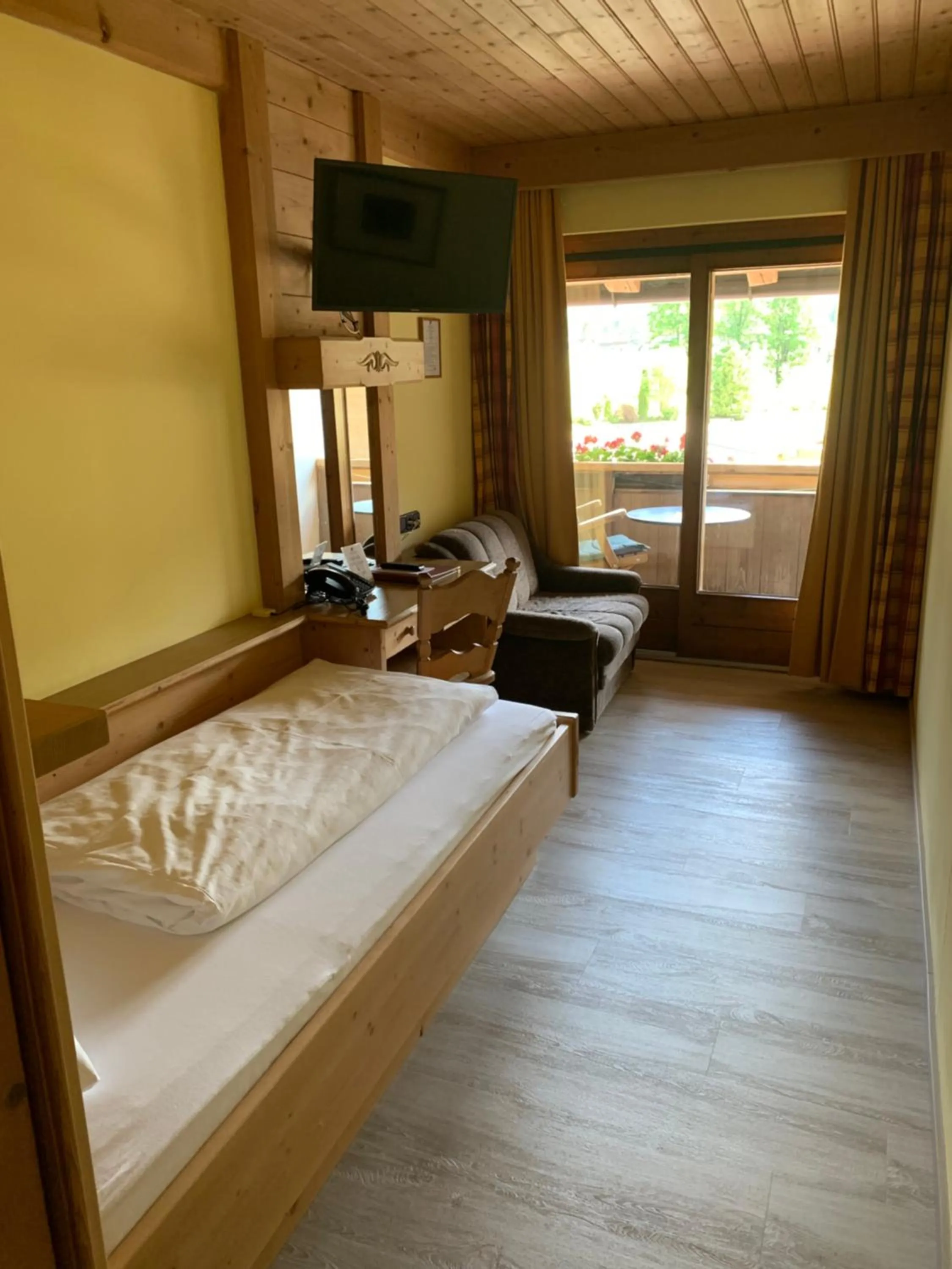 Bedroom, Bed in Landhotel Strasserwirt