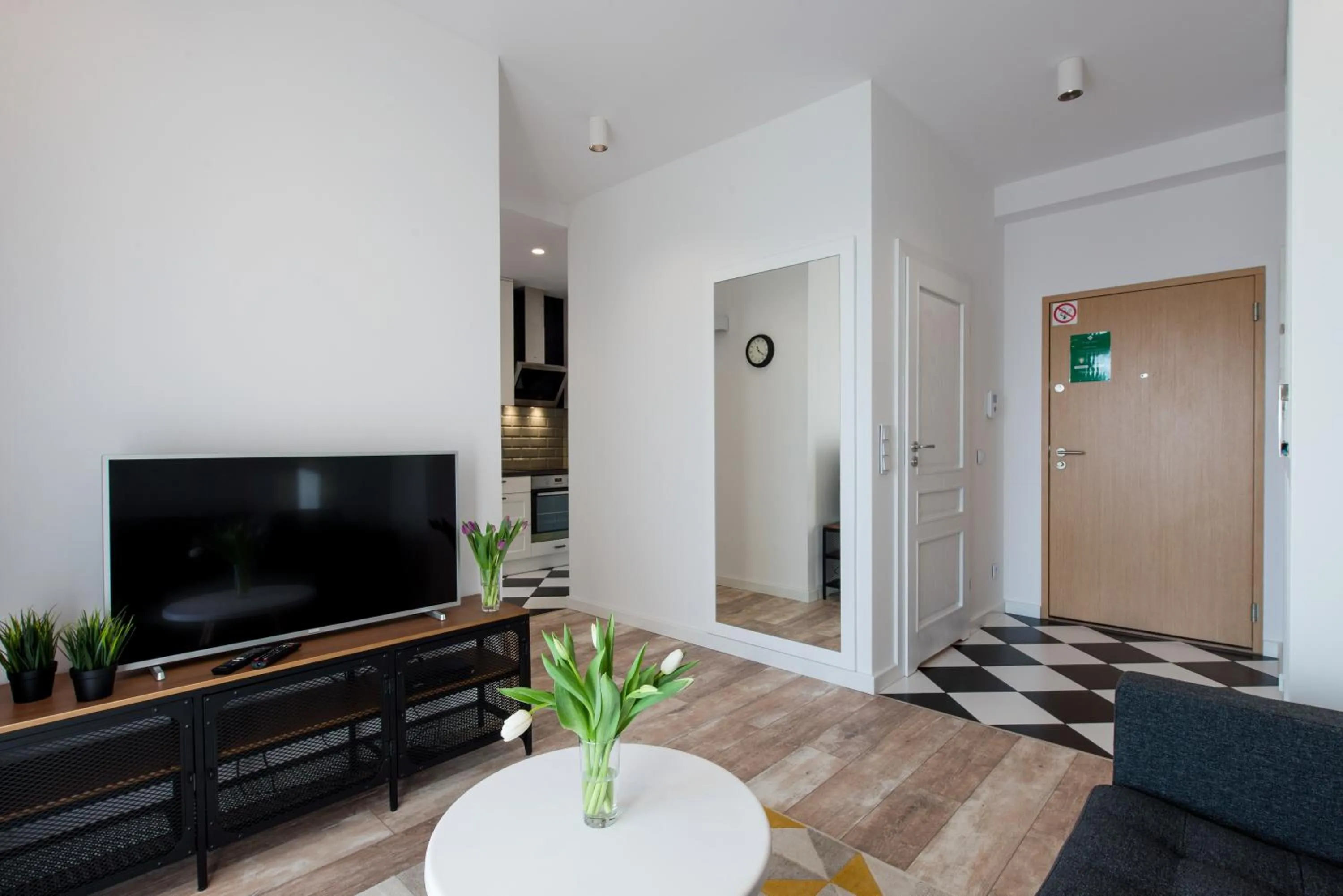 TV and multimedia in ApartHotel Kolejowa Apartamenty