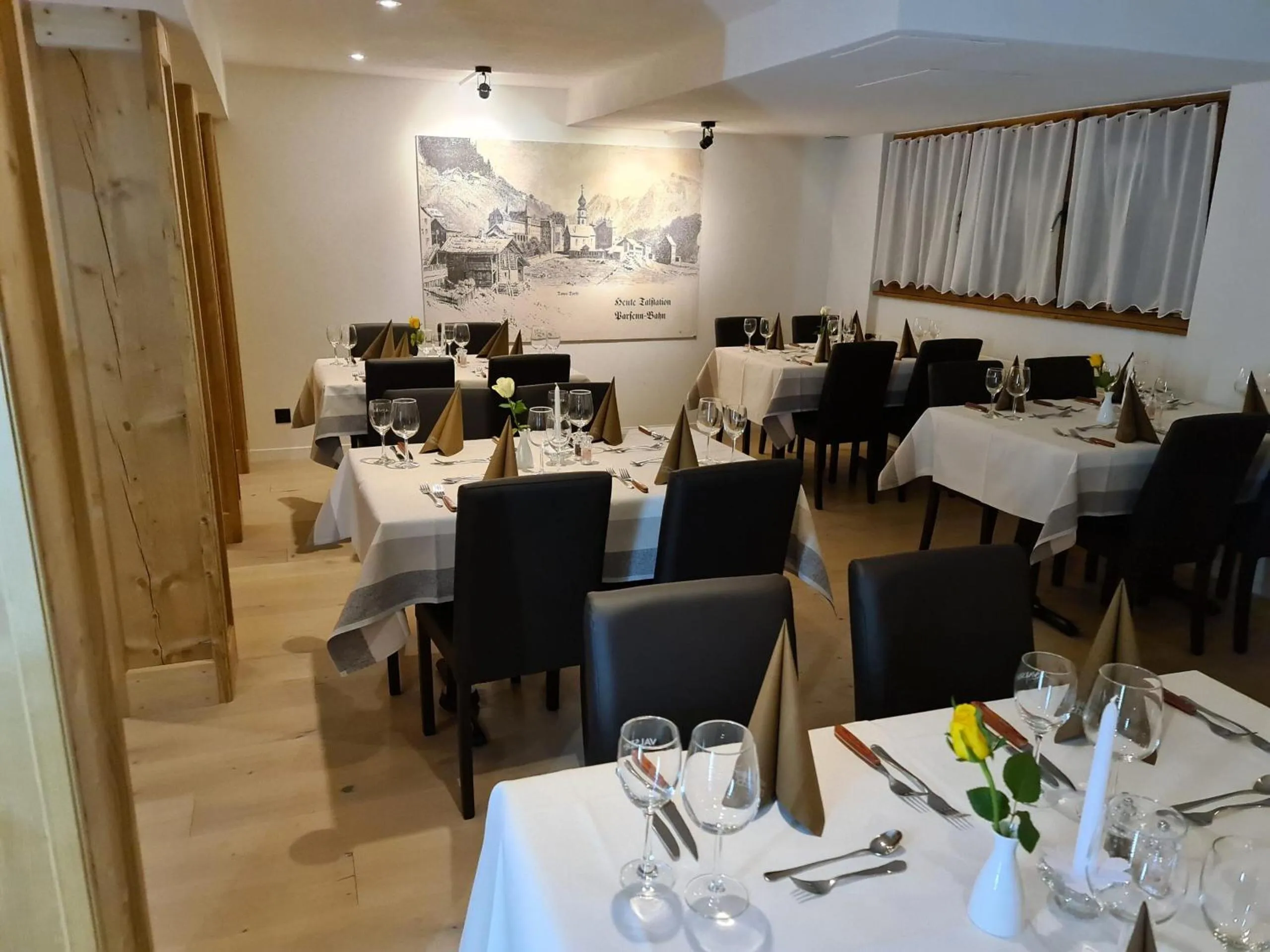 Restaurant/places to eat in Hotel Ochsen 2 by Mountain Hotels