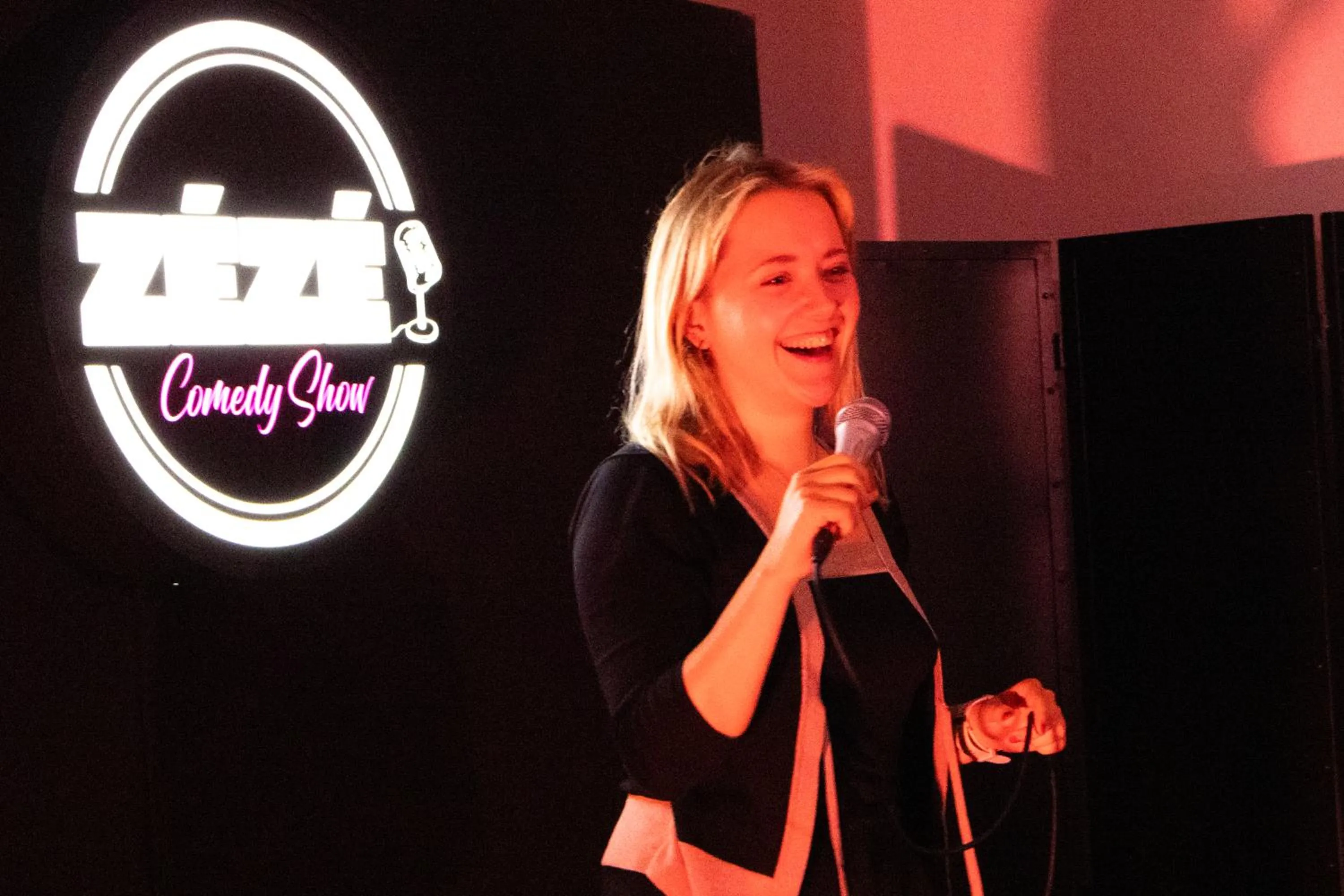 Evening entertainment in ibis Styles Paris Tolbiac Bibliotheque