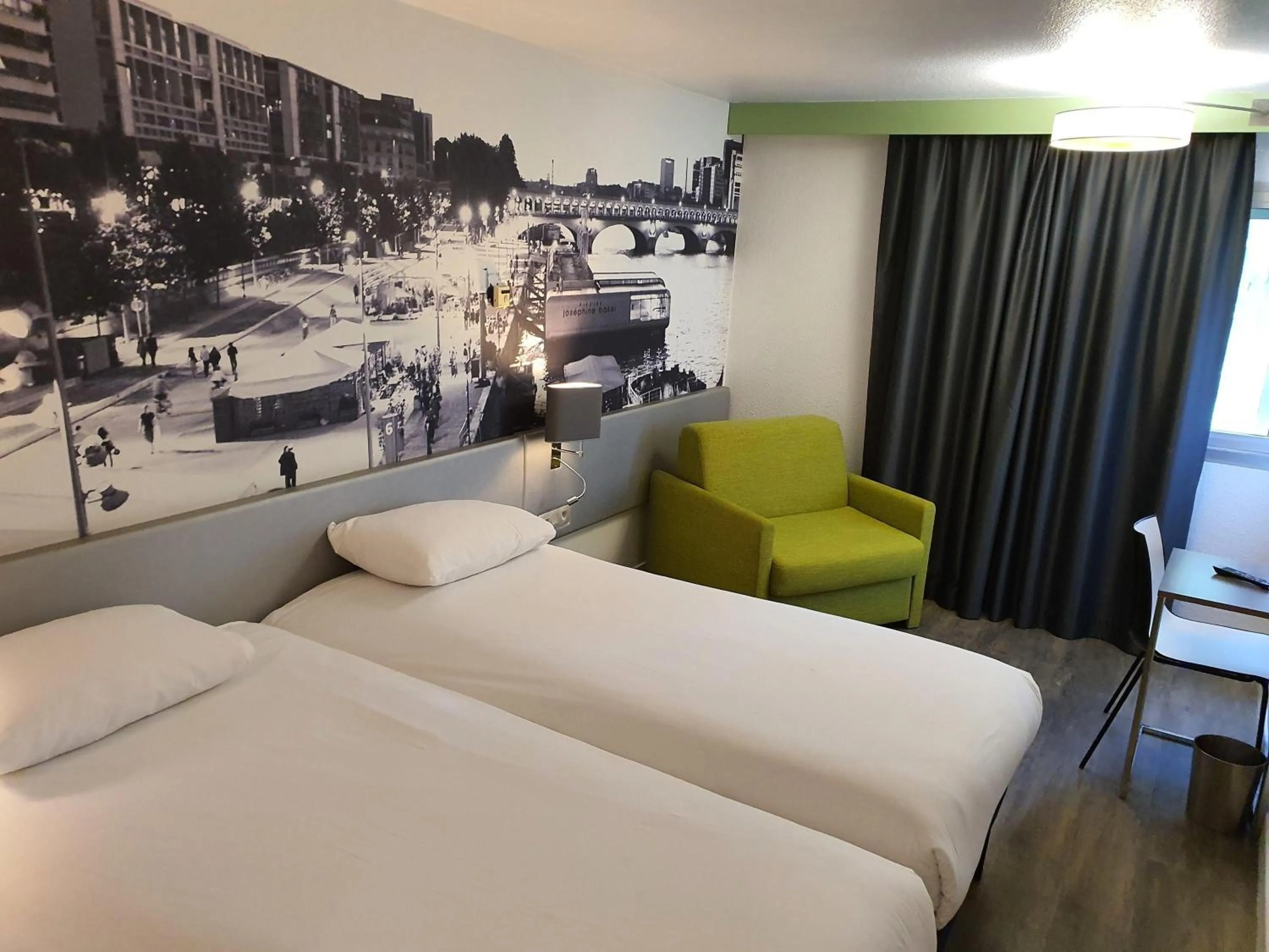 Bedroom, Bed in ibis Styles Paris Tolbiac Bibliotheque