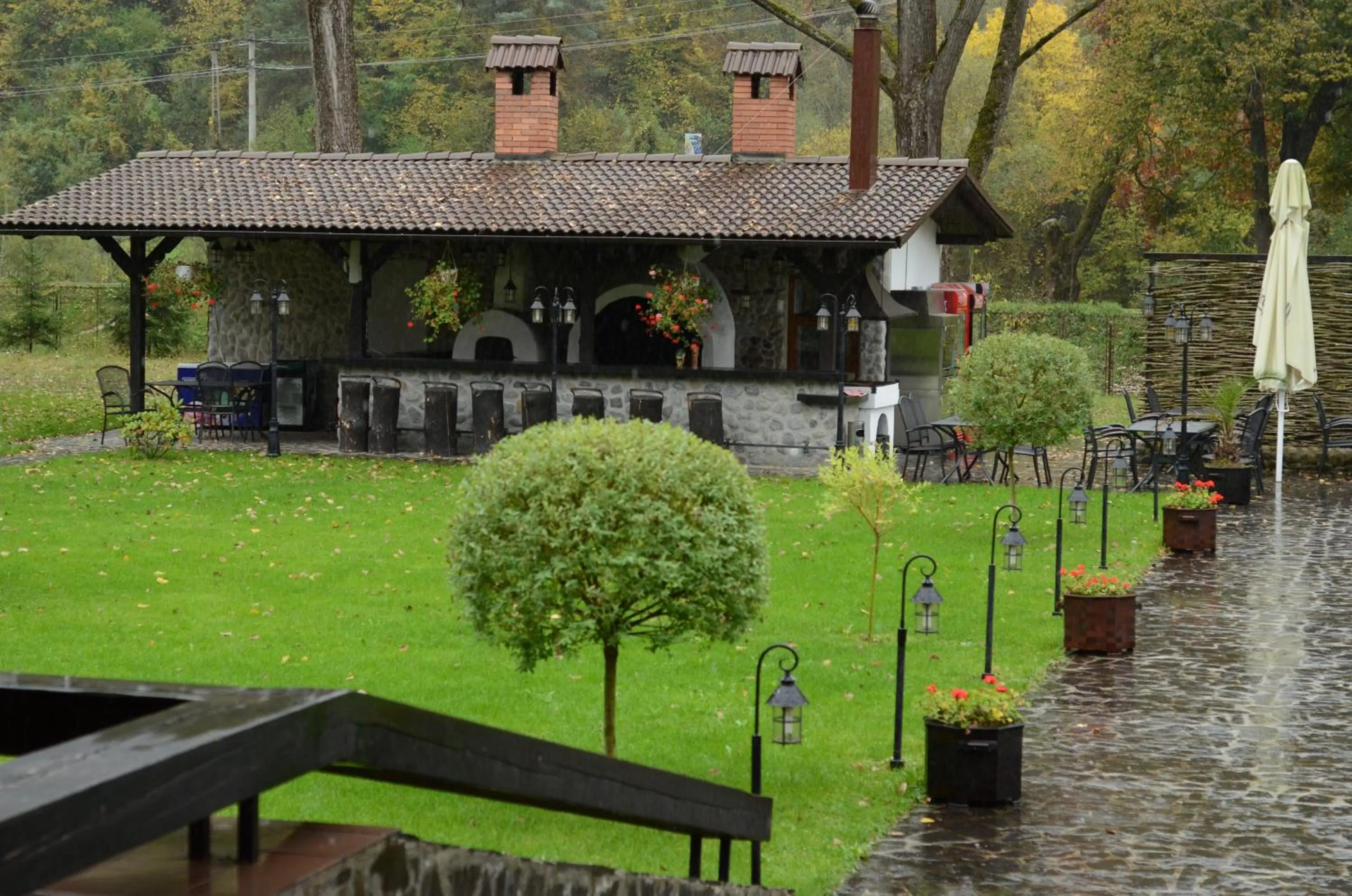 BBQ facilities in Hotel Gradina Morii