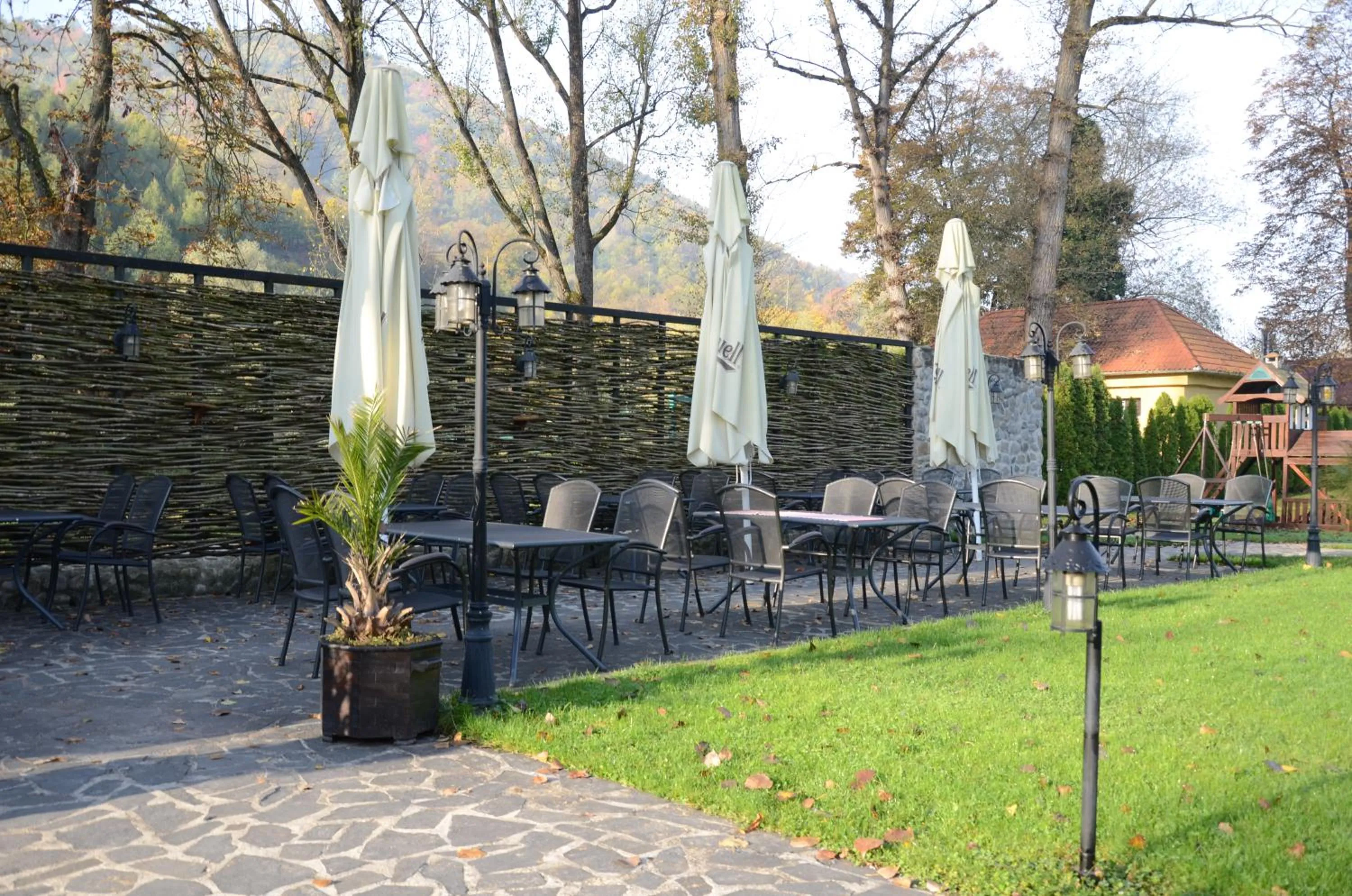 BBQ facilities in Hotel Gradina Morii