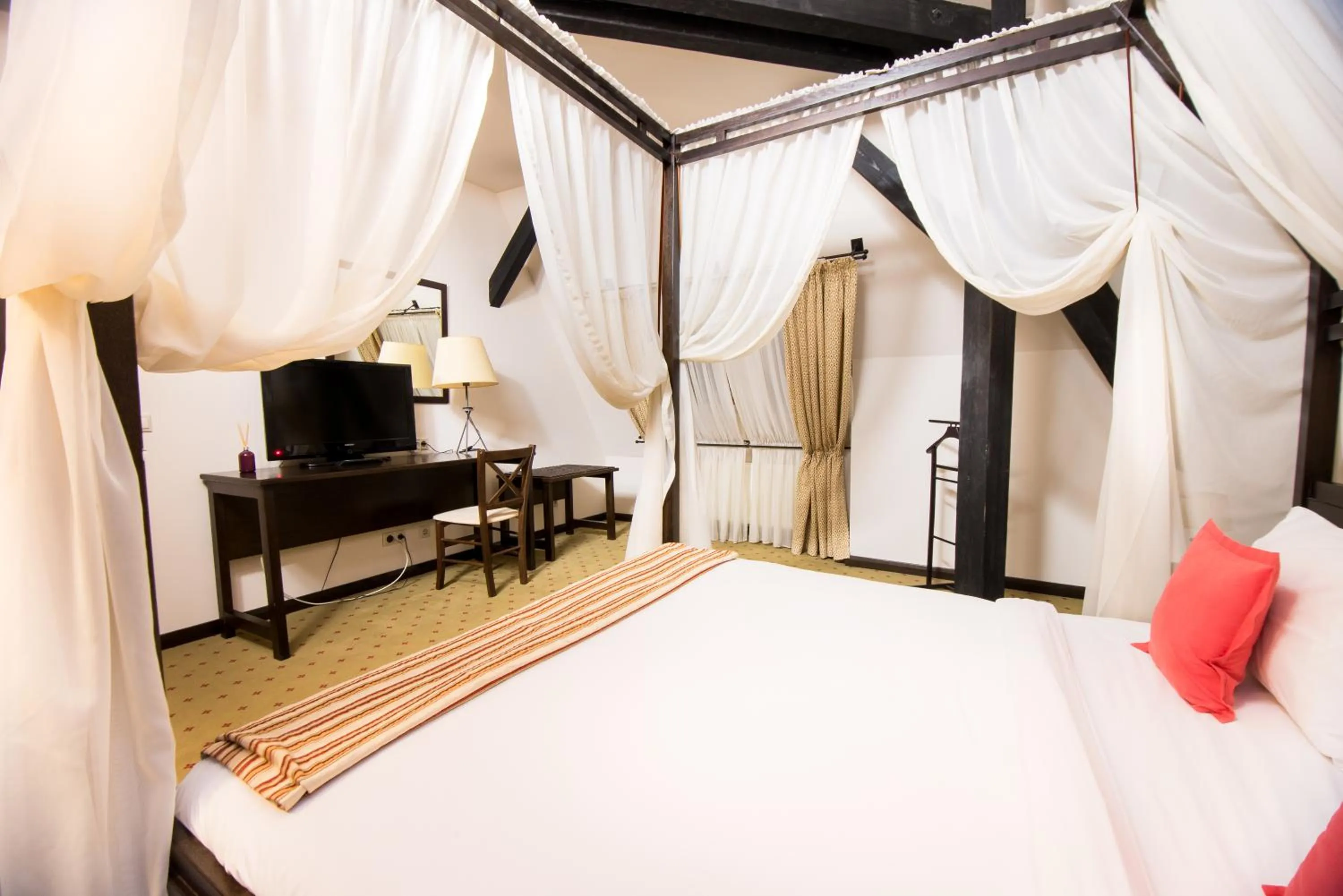 Bedroom, Bed in Hotel Gradina Morii