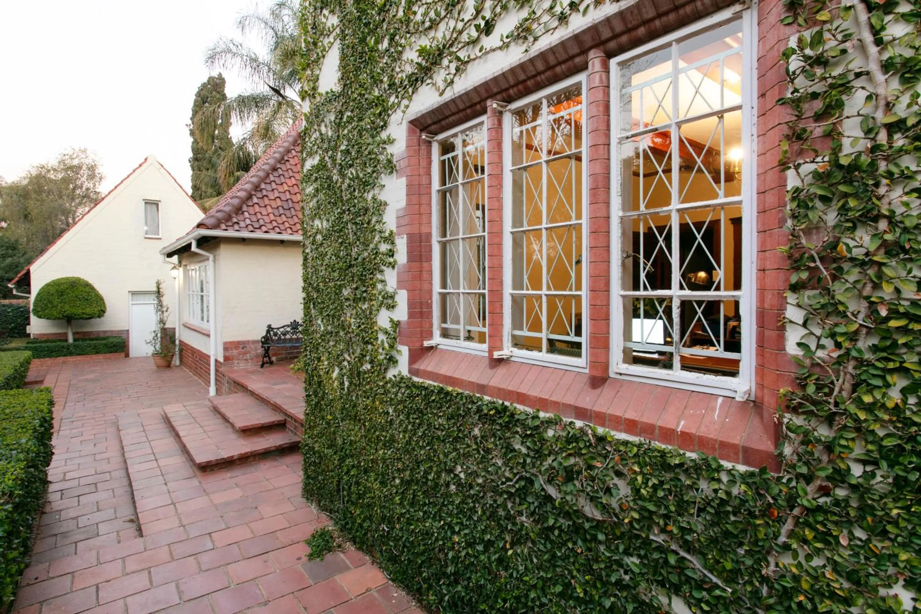 Property building in Brooklyn Manor