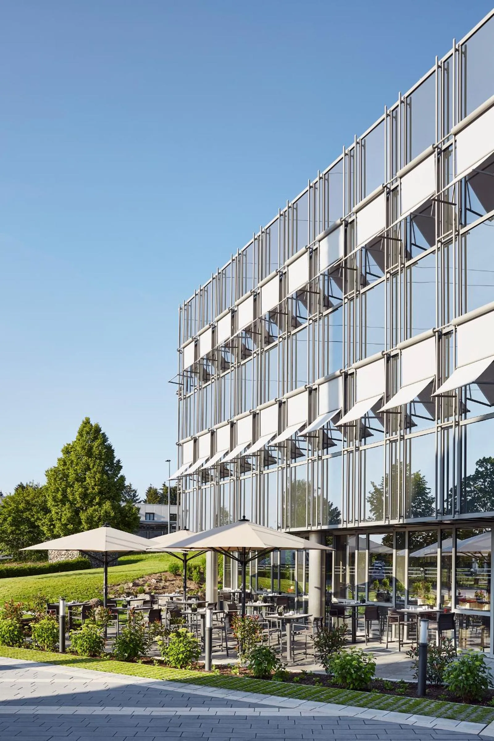 Facade/entrance in LEGERE HOTEL Wiesbaden-Taunusstein