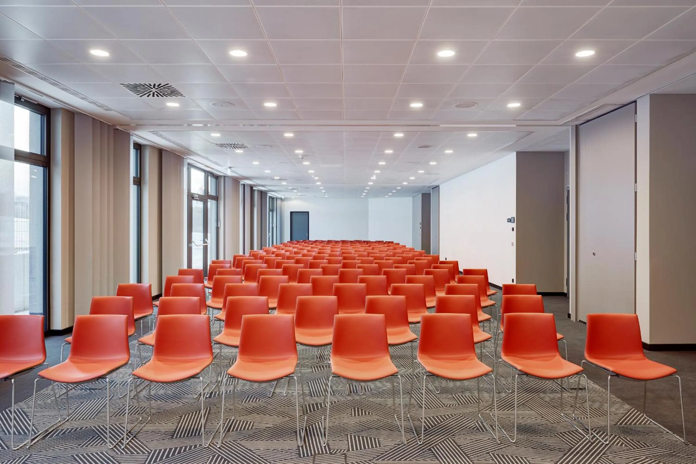 Business facilities in LEGERE HOTEL Wiesbaden-Taunusstein