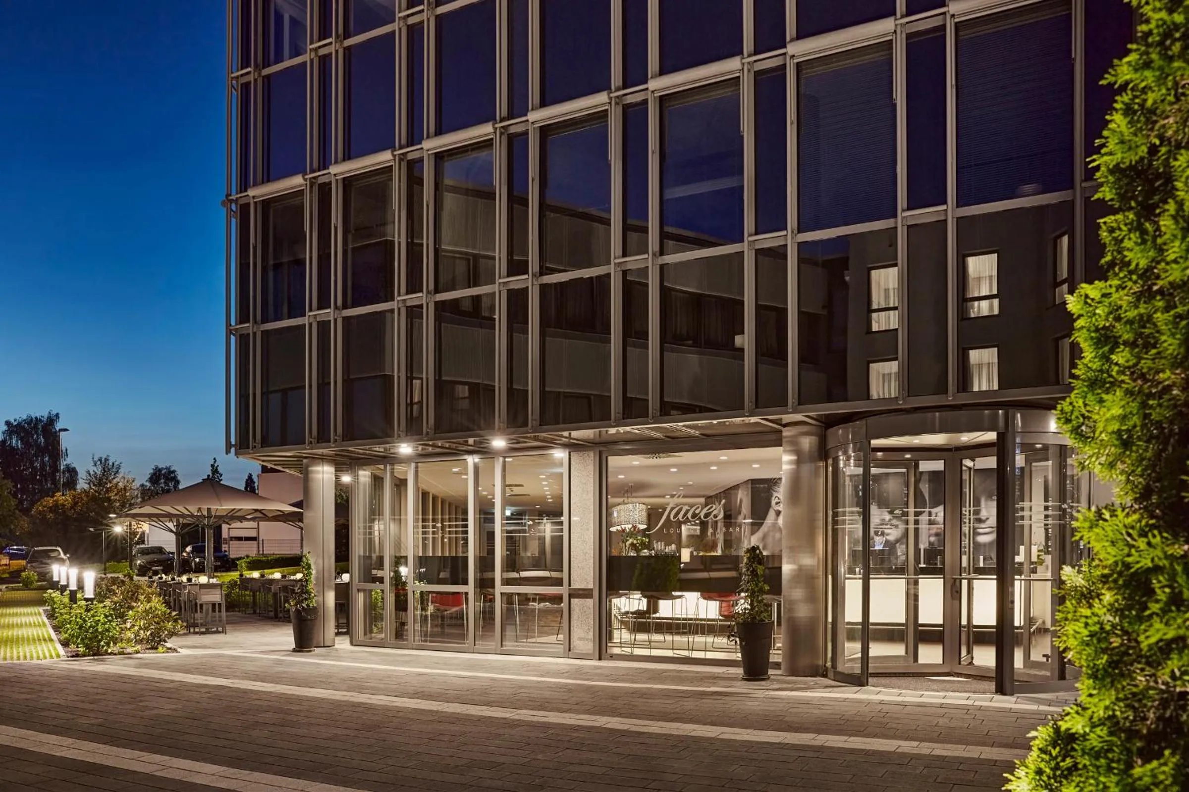 Facade/entrance in LEGERE HOTEL Wiesbaden-Taunusstein