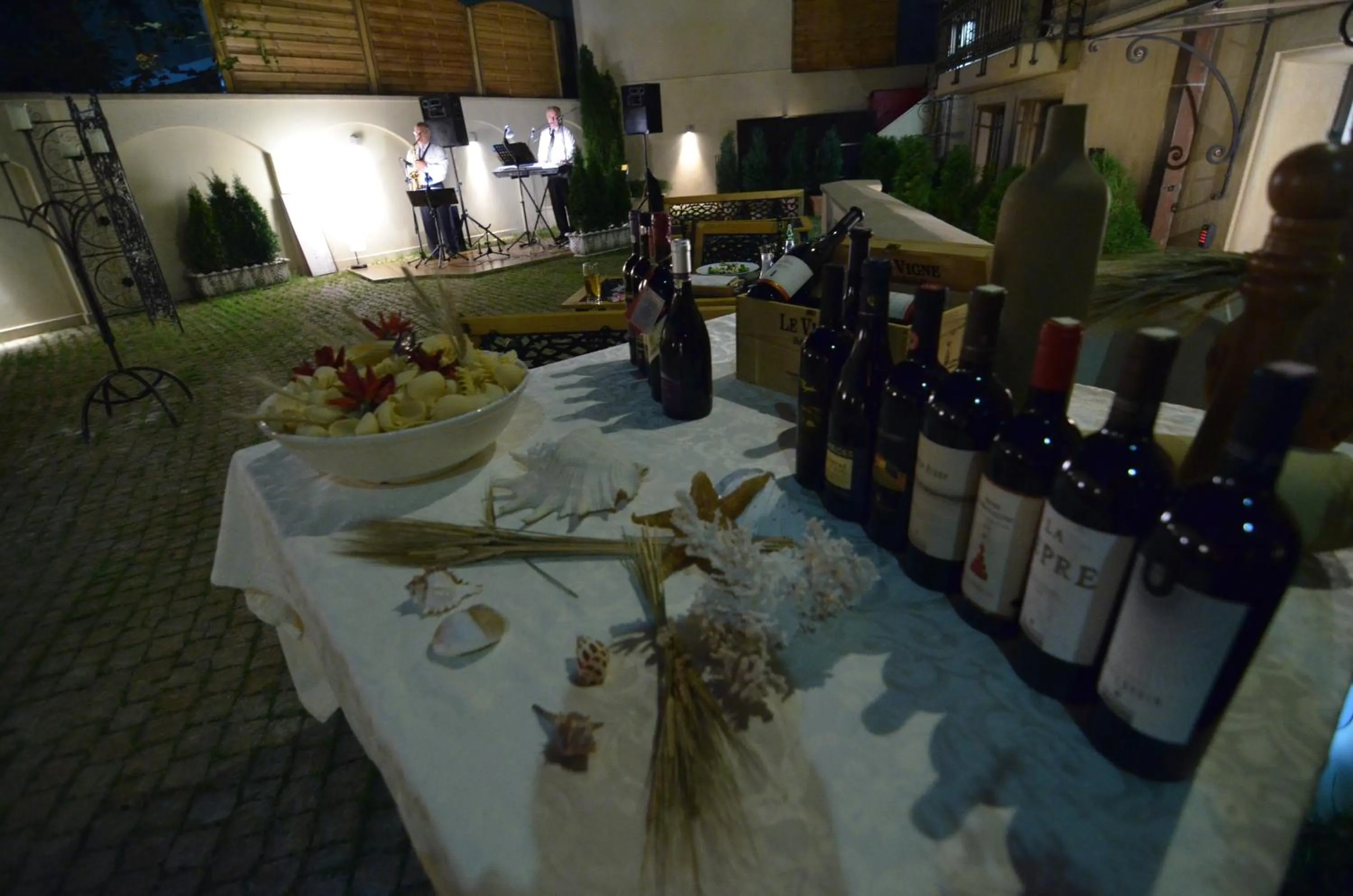 Food and drinks in Scala Boutique-Hotel