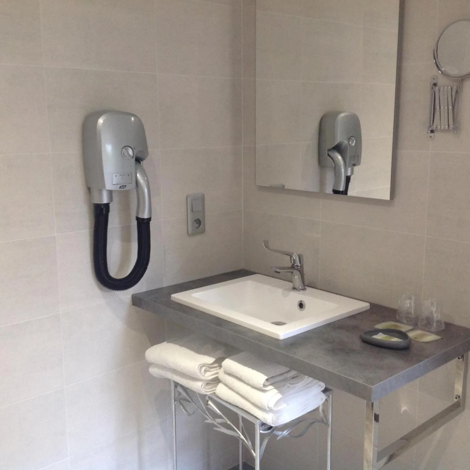 Auberge De L'Abbaye-Logis Hôtel Restaurant