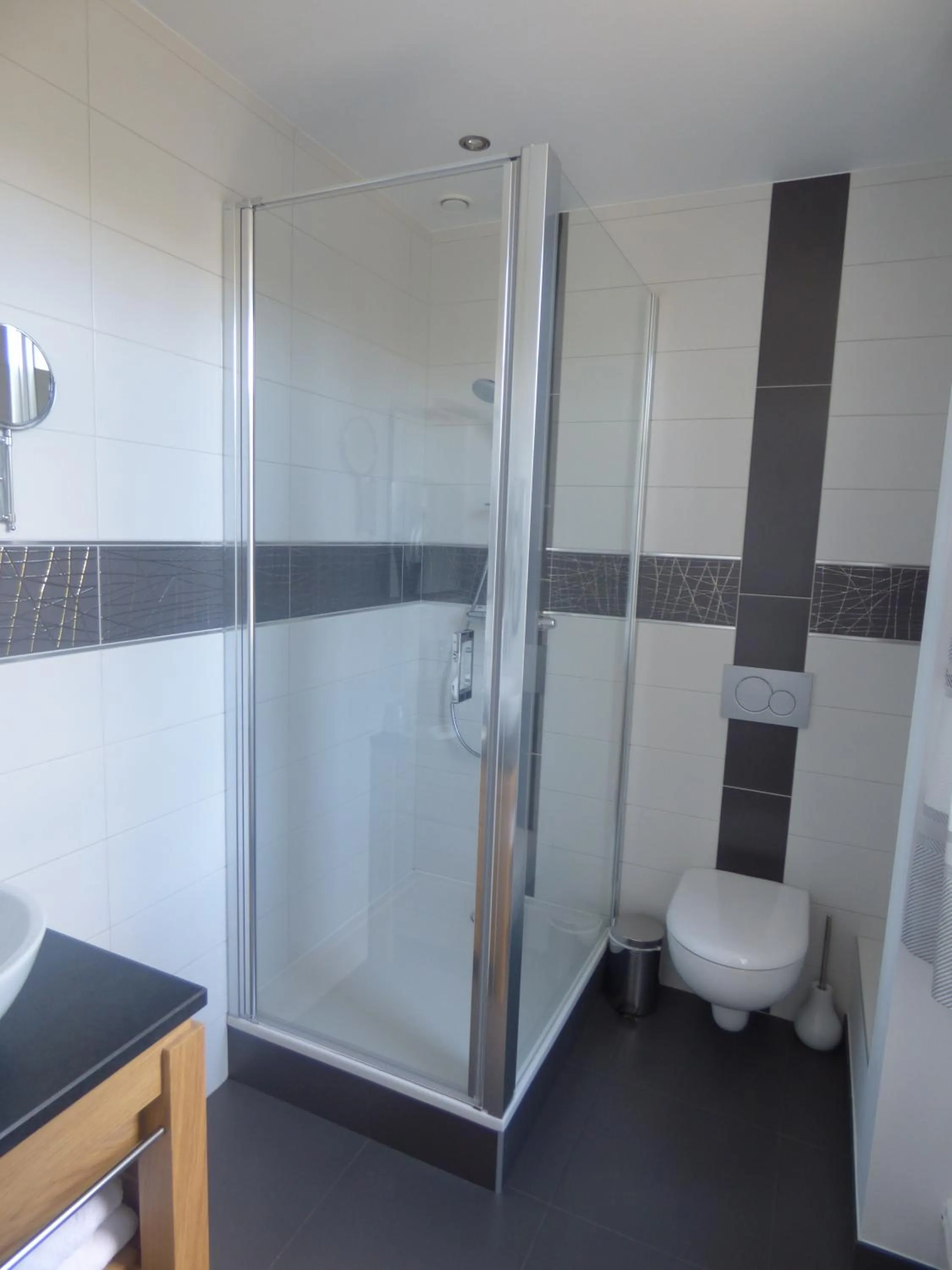 Bathroom in Auberge De L'Abbaye-Logis Hôtel Restaurant