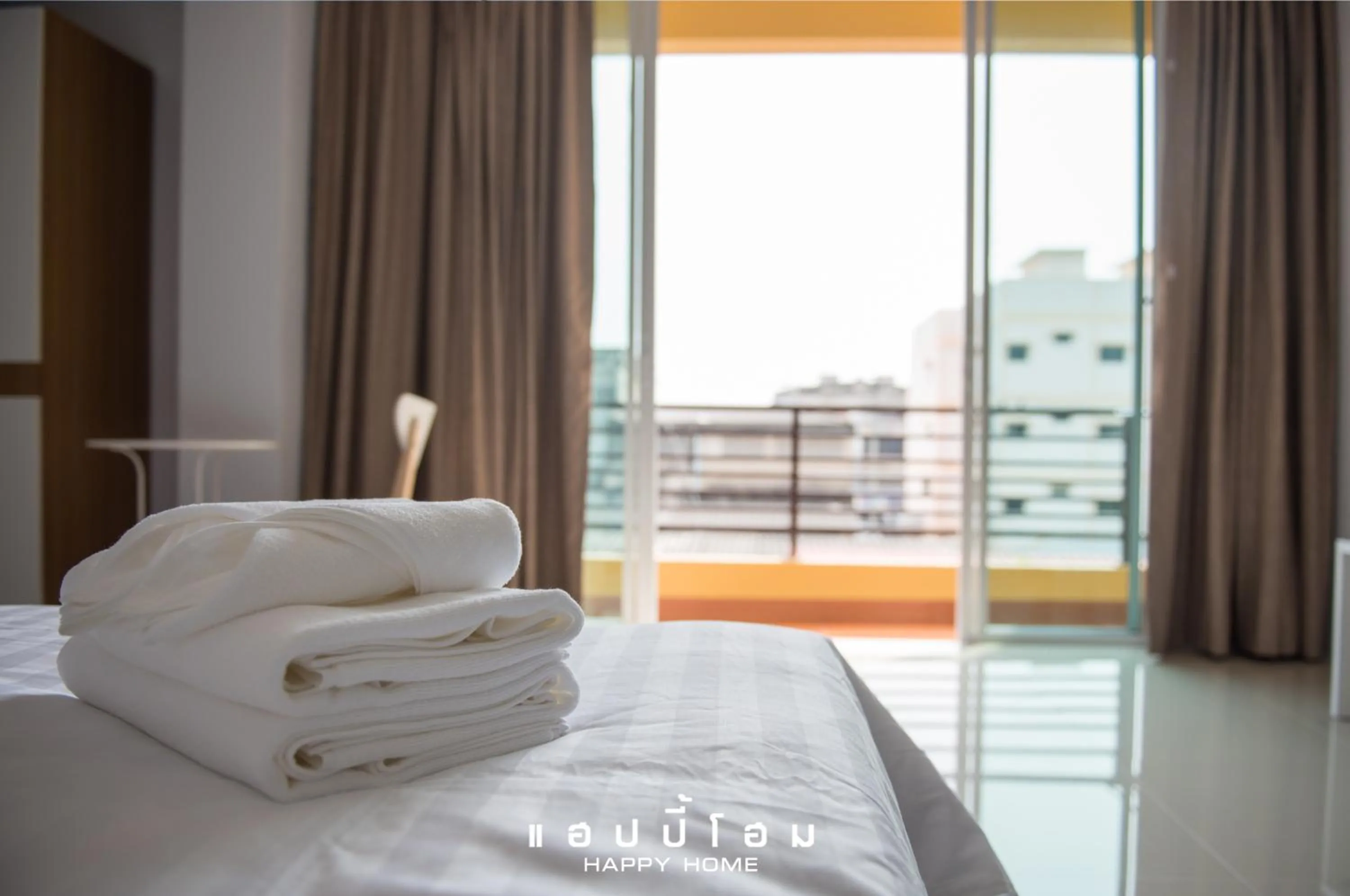 City view, Bed in Happy Home