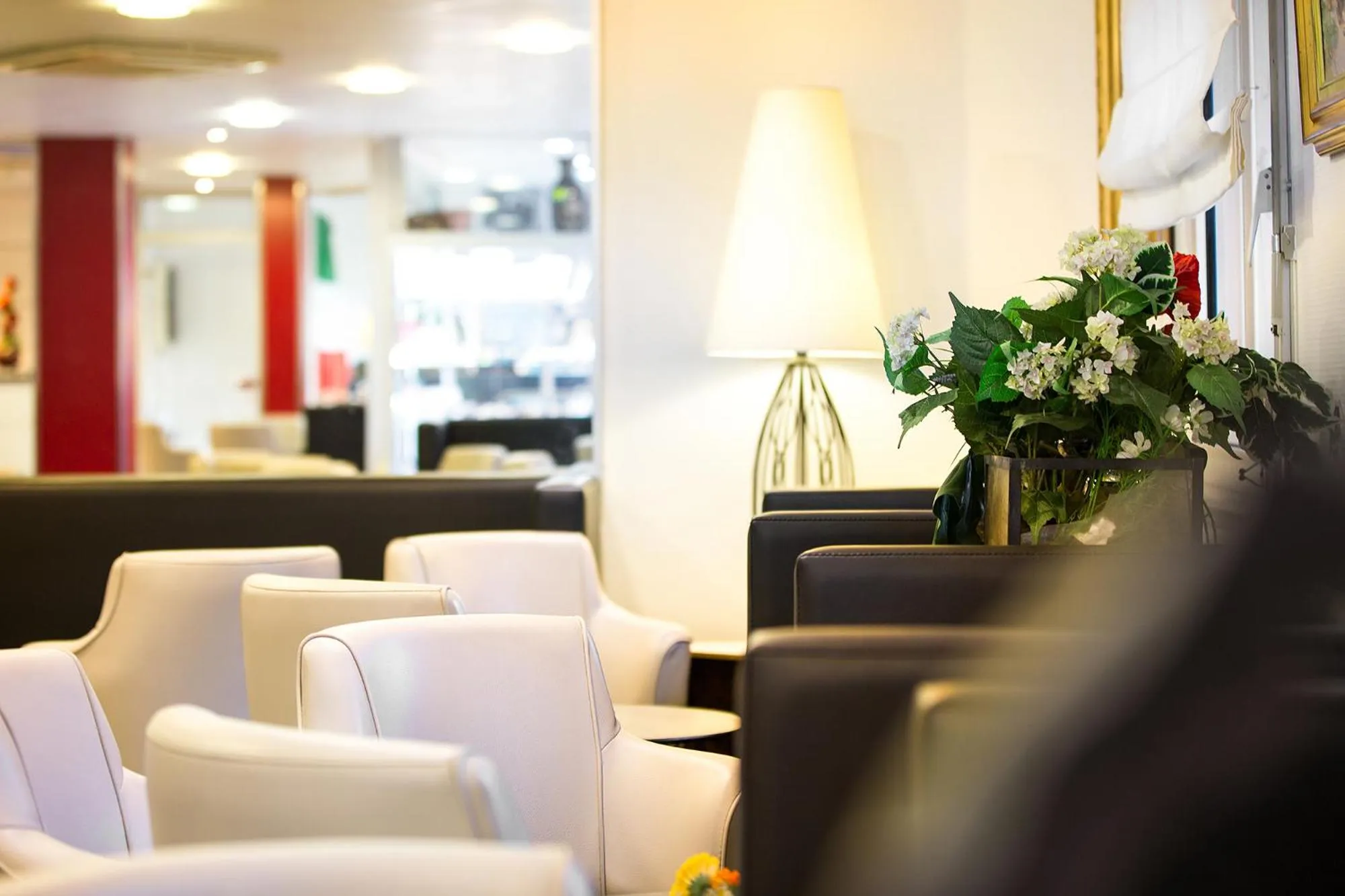 Living room in Hôtel Notre Dame de France