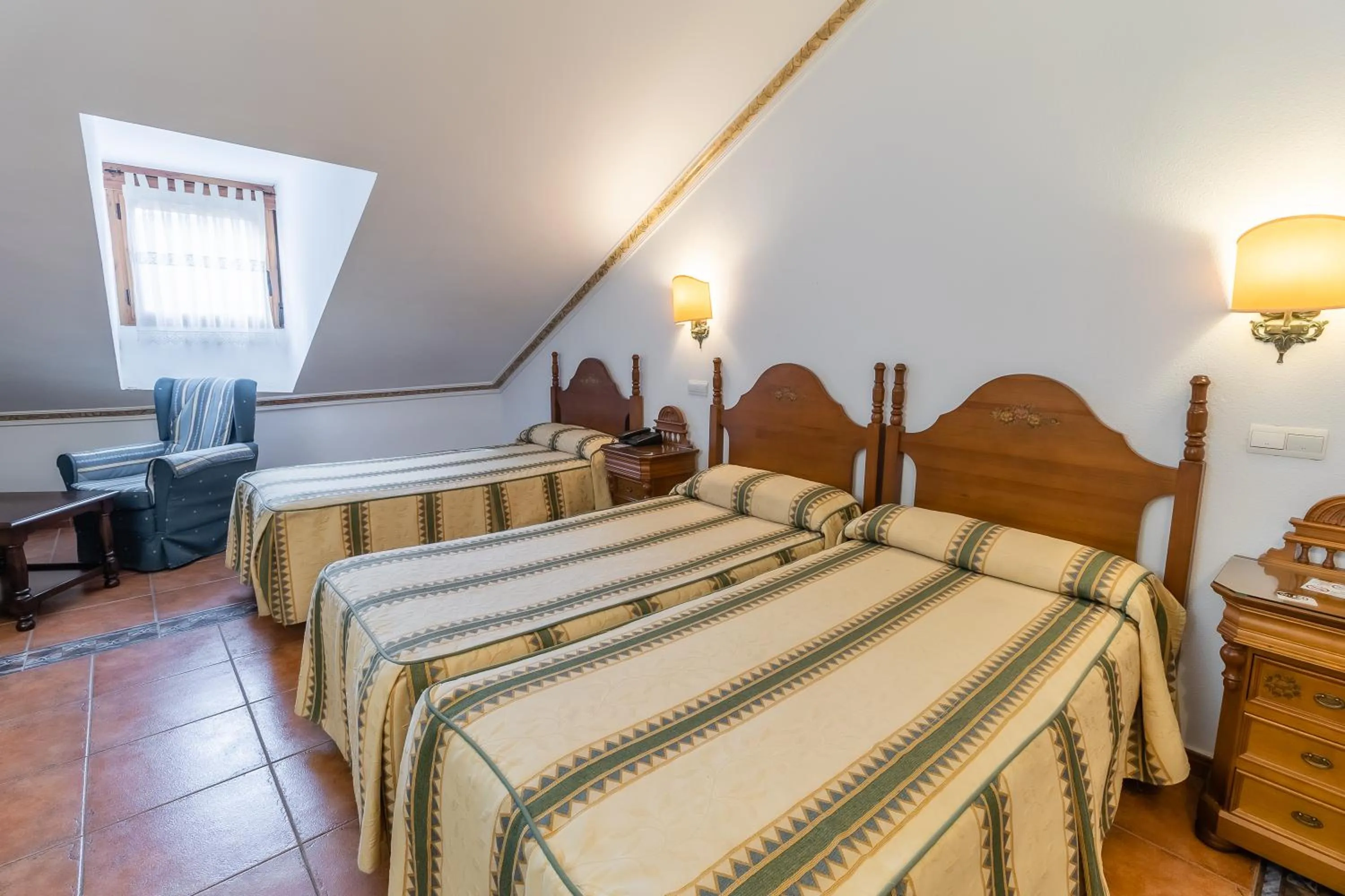 Bedroom, Bed in Hotel Santo Domingo de Silos