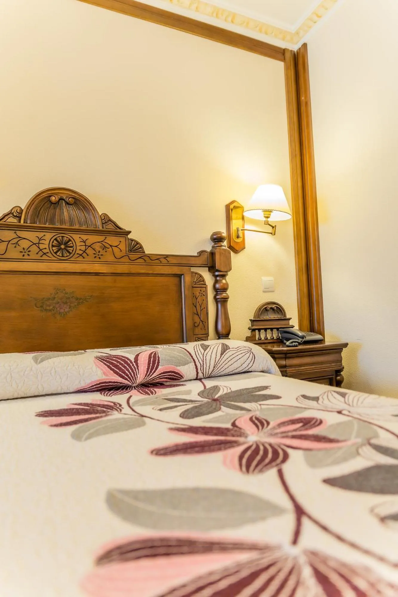 Bedroom, Bed in Hotel Santo Domingo de Silos