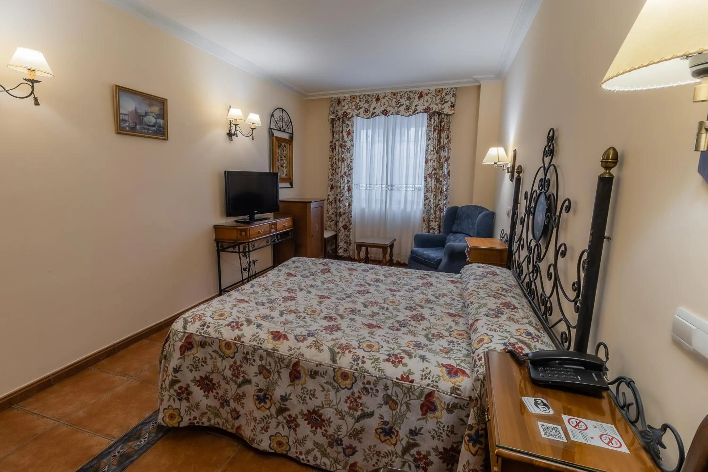 Bedroom, Bed in Hotel Santo Domingo de Silos