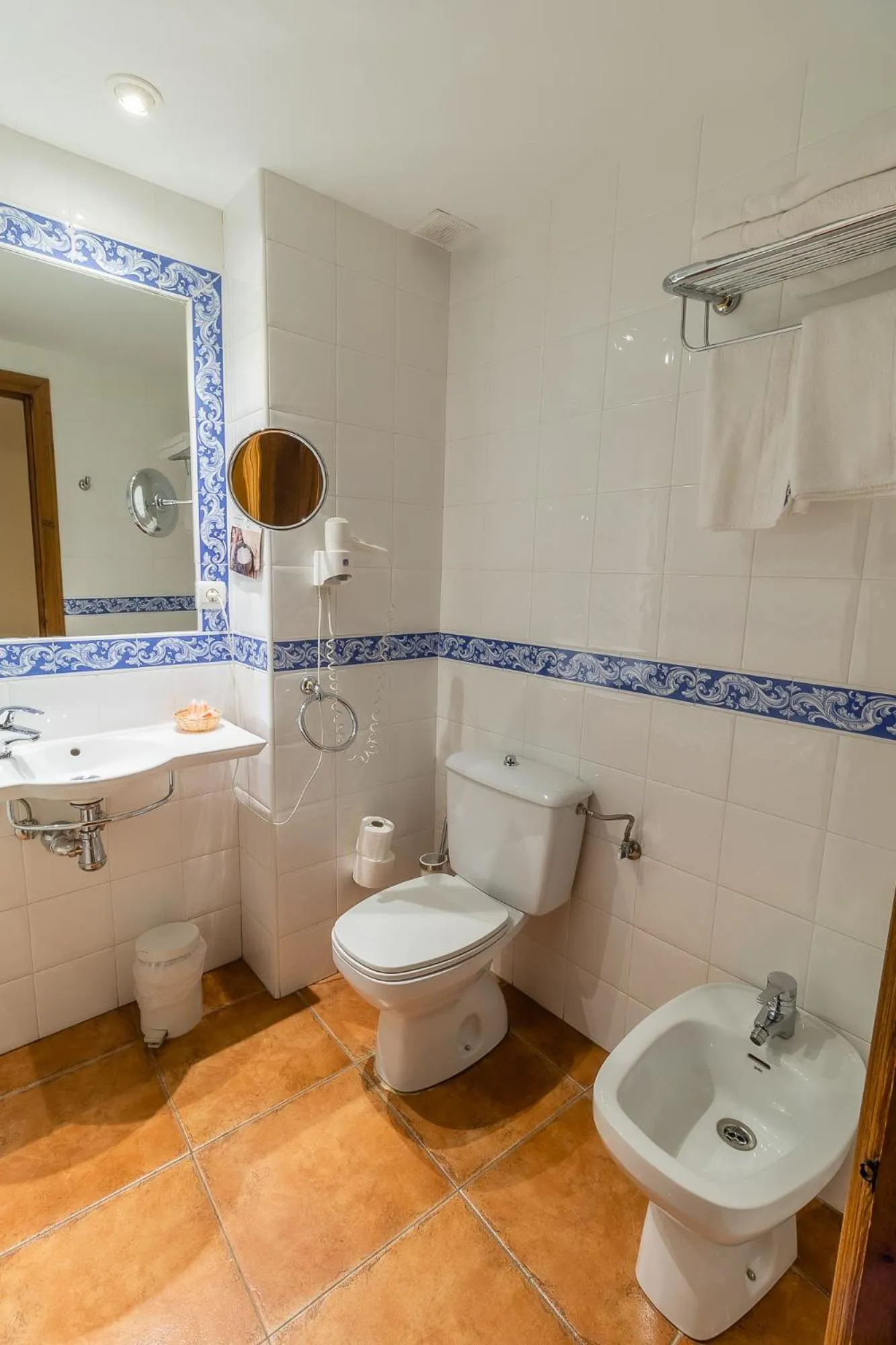 Bathroom in Hotel Santo Domingo de Silos