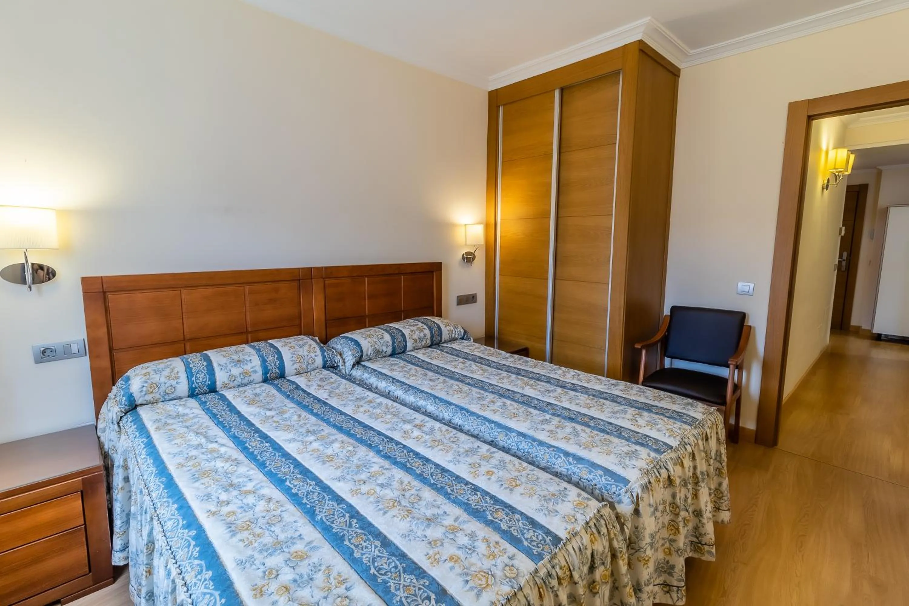 Bed in Hotel Santo Domingo de Silos