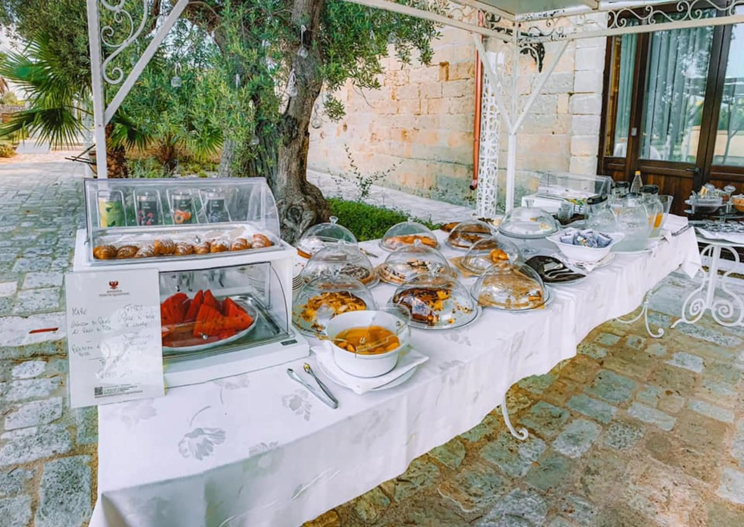 Buffet breakfast in Masseria Tenuta Quintino