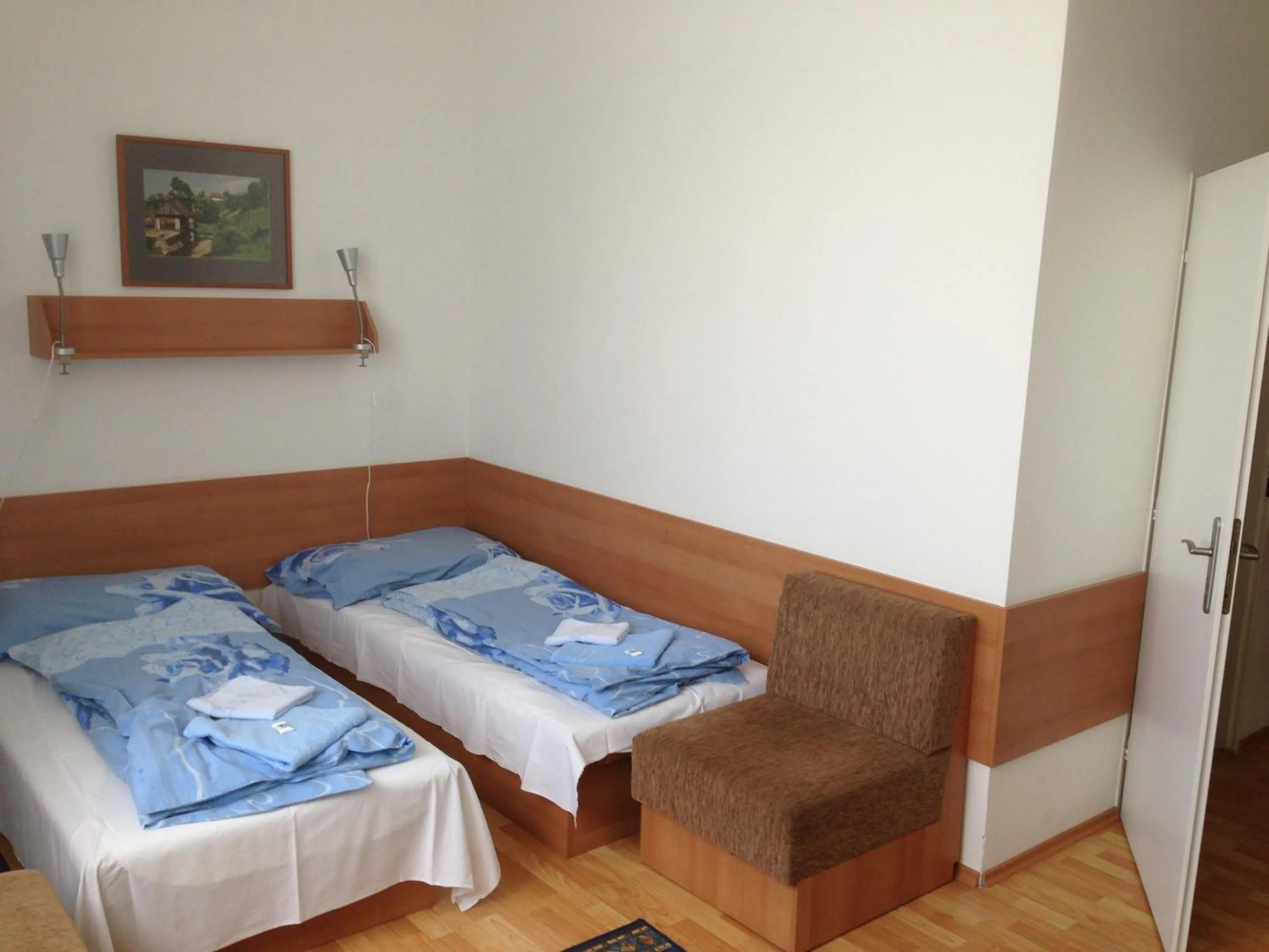 Photo of the whole room, Bed in Hotel Prim