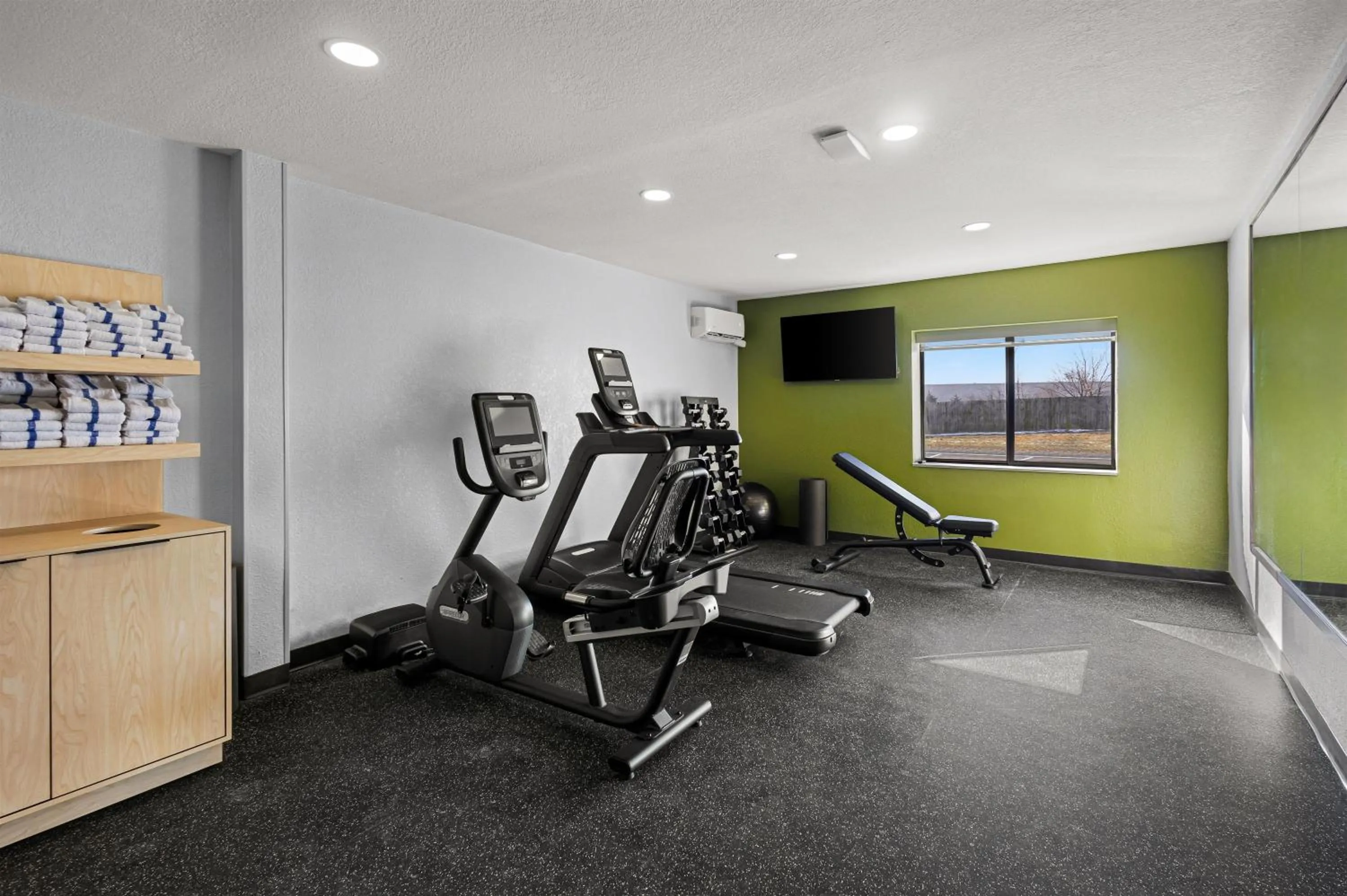 Fitness centre/facilities in Spark By Hilton Fort Wayne