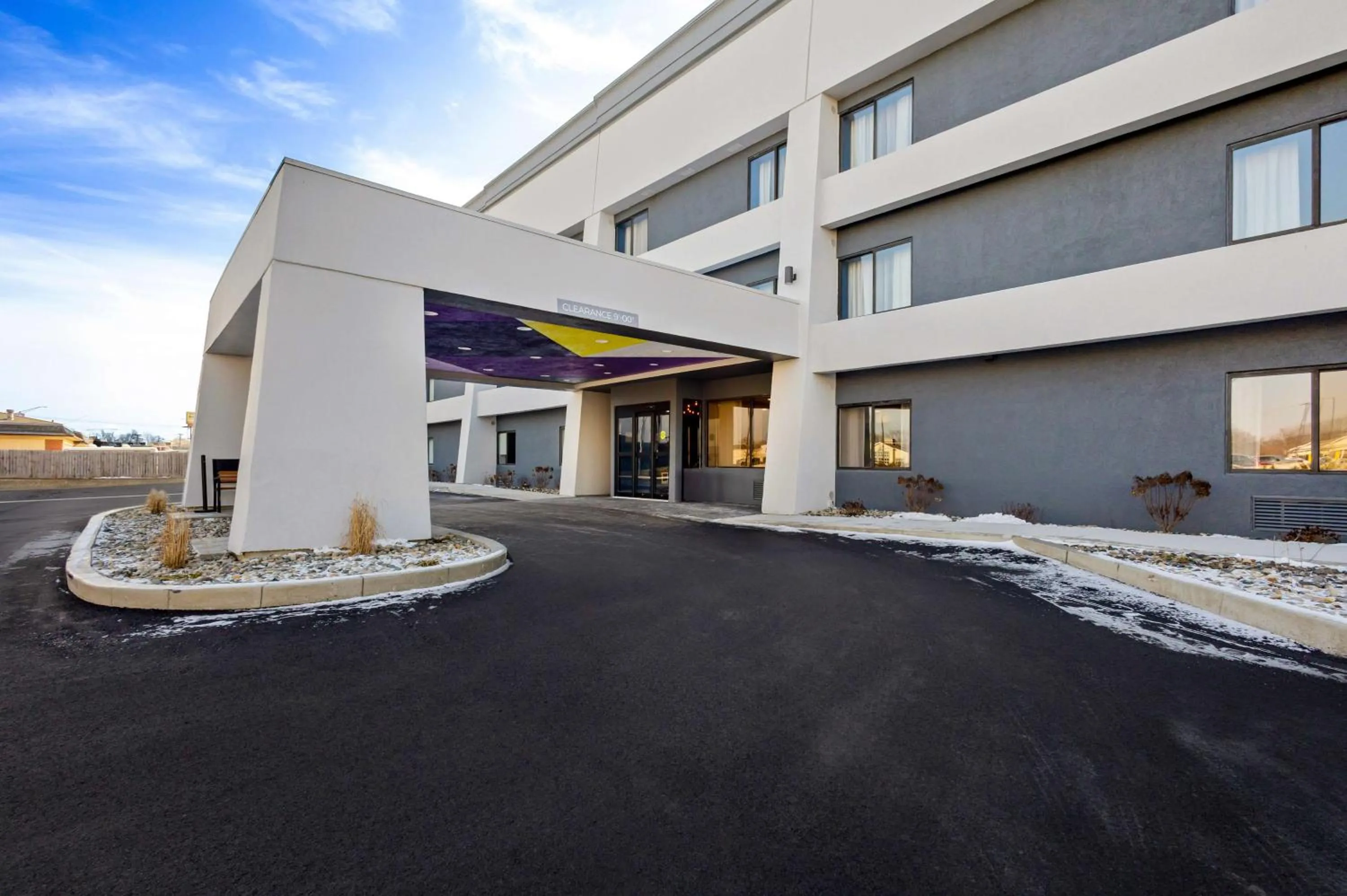 Property building in Spark By Hilton Fort Wayne