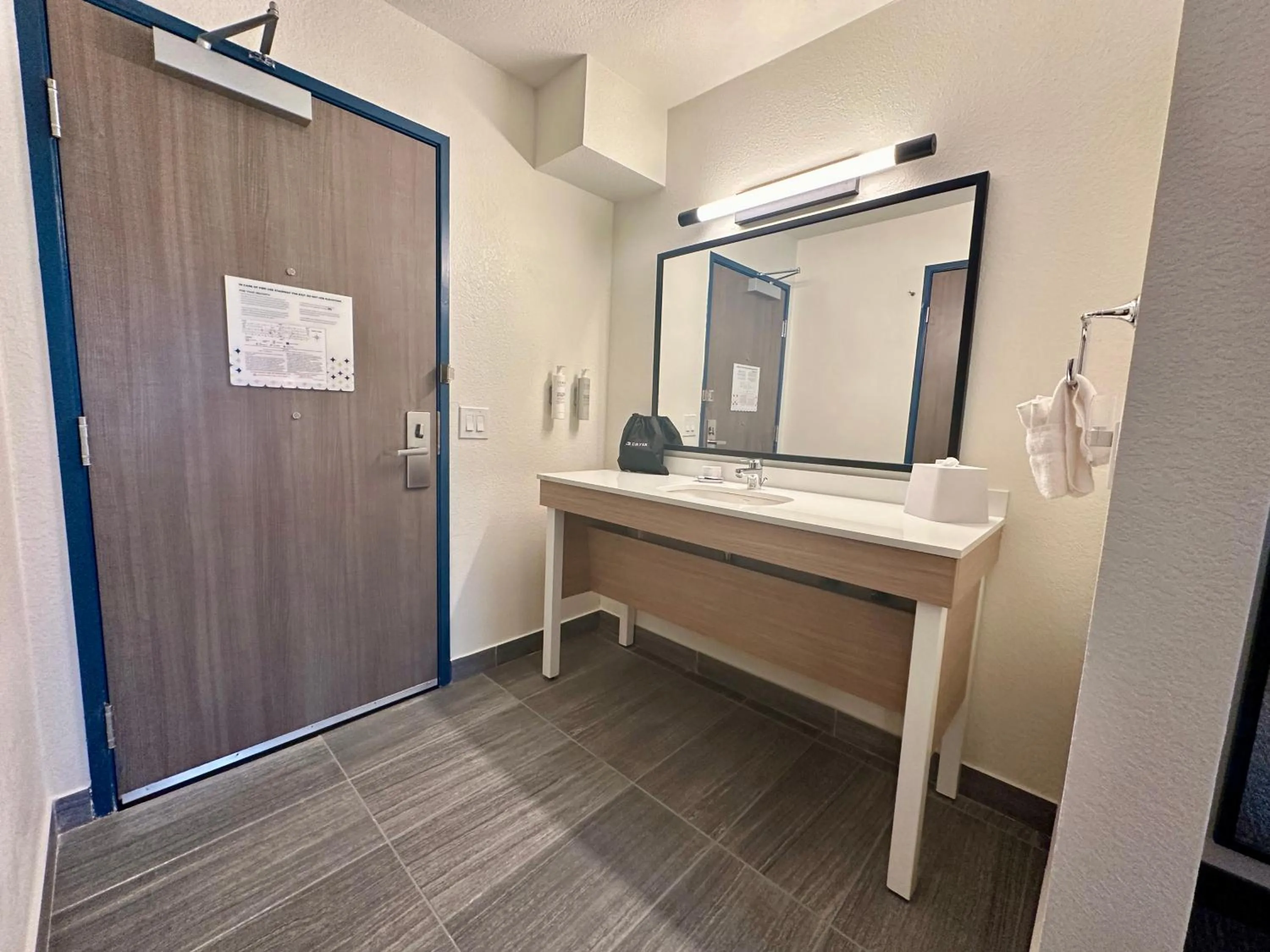 Bathroom in FORT Inn