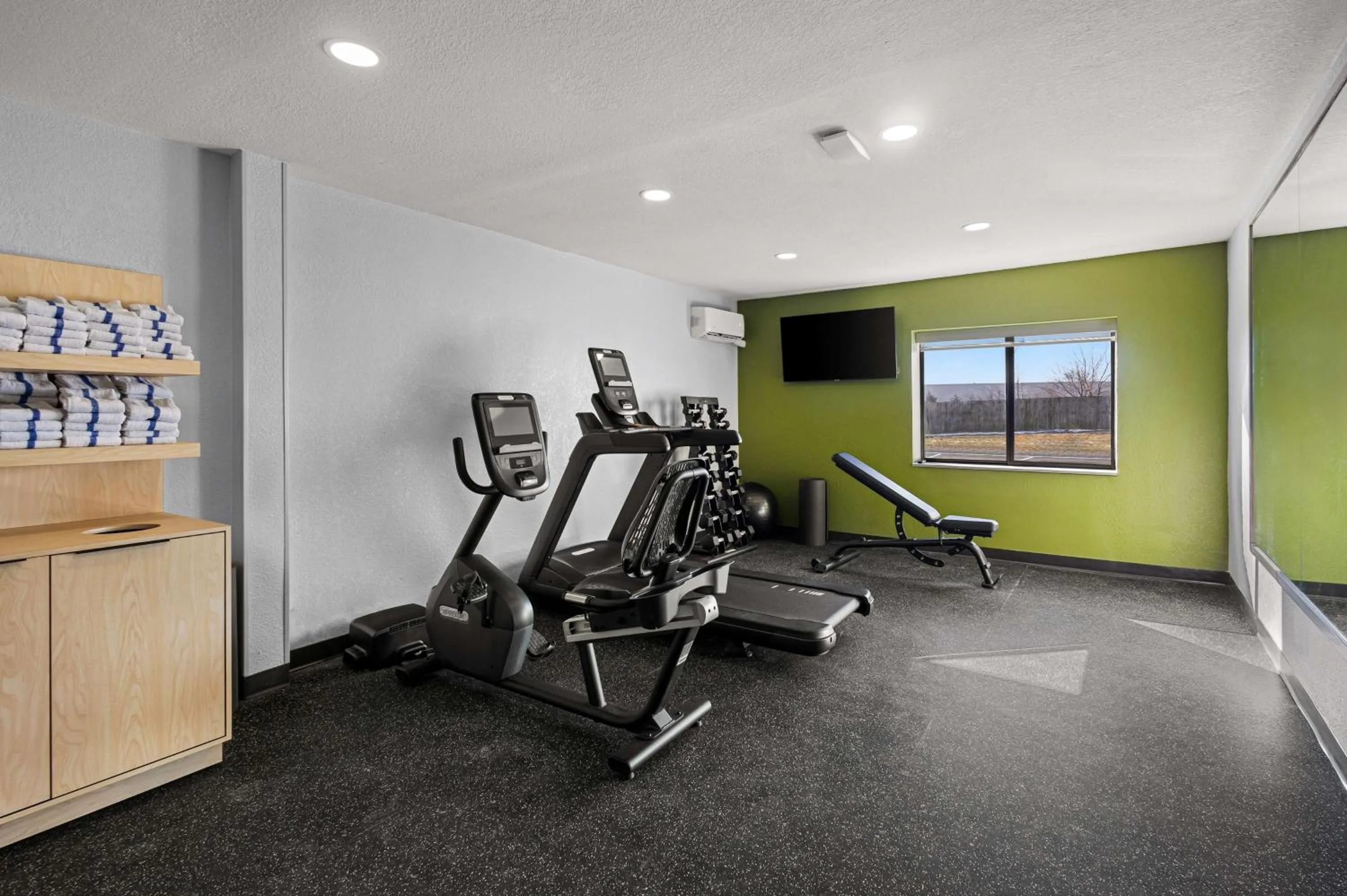 Fitness centre/facilities in Spark By Hilton Fort Wayne