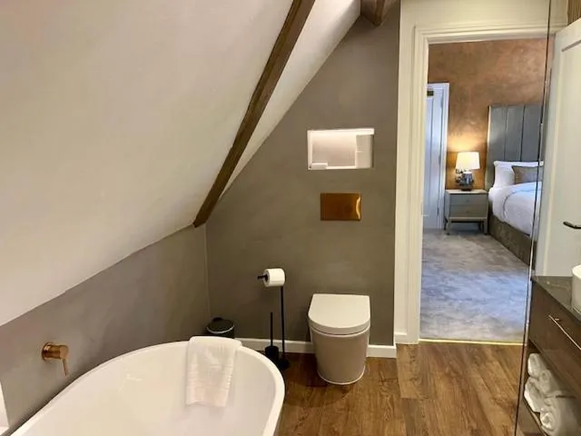 Castle Hotel & Apartments