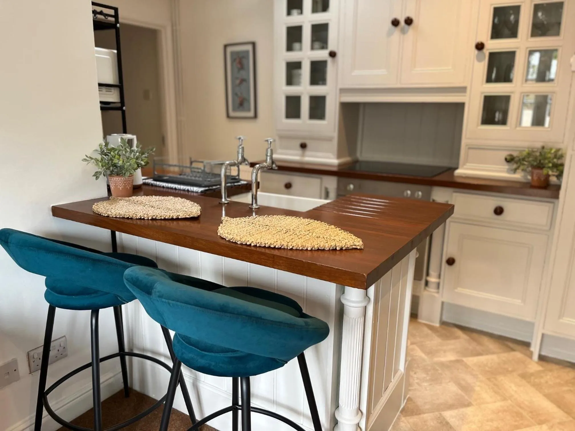 Castle Hotel & Apartments