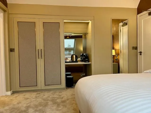 Bed in Castle Hotel & Apartments