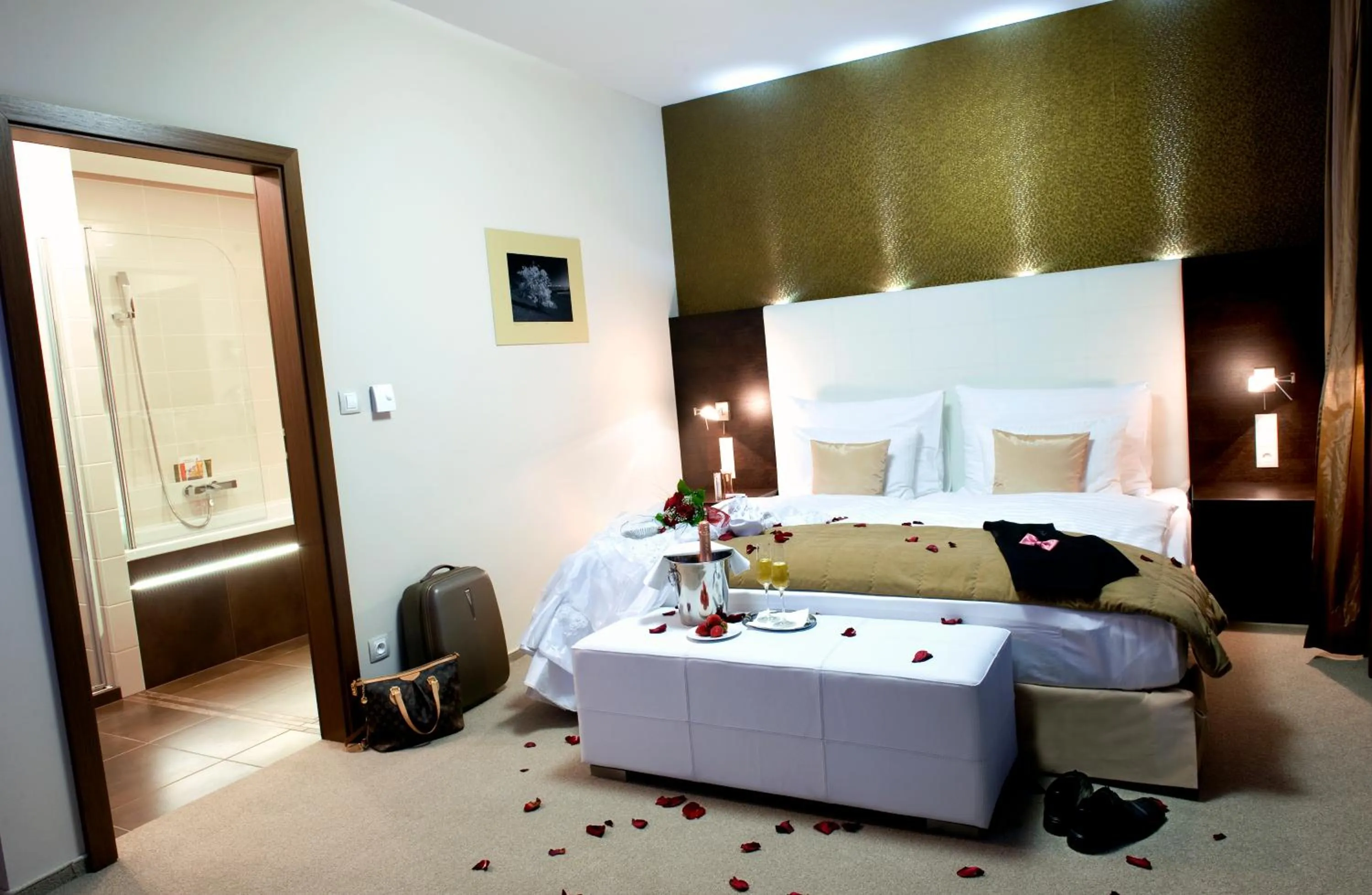 Bedroom, Bed in Hotel Turiec