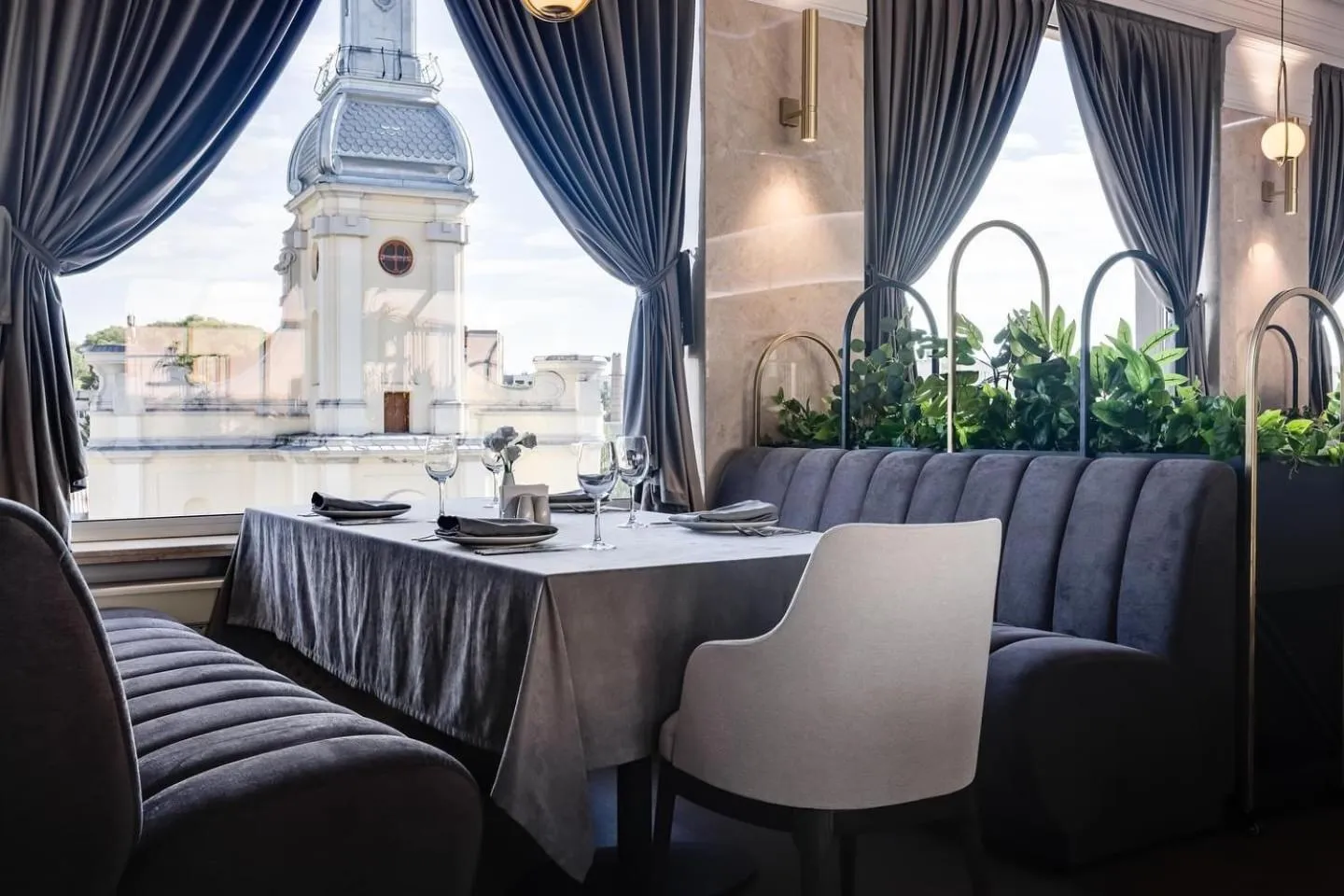 Restaurant/places to eat in Eurohotel