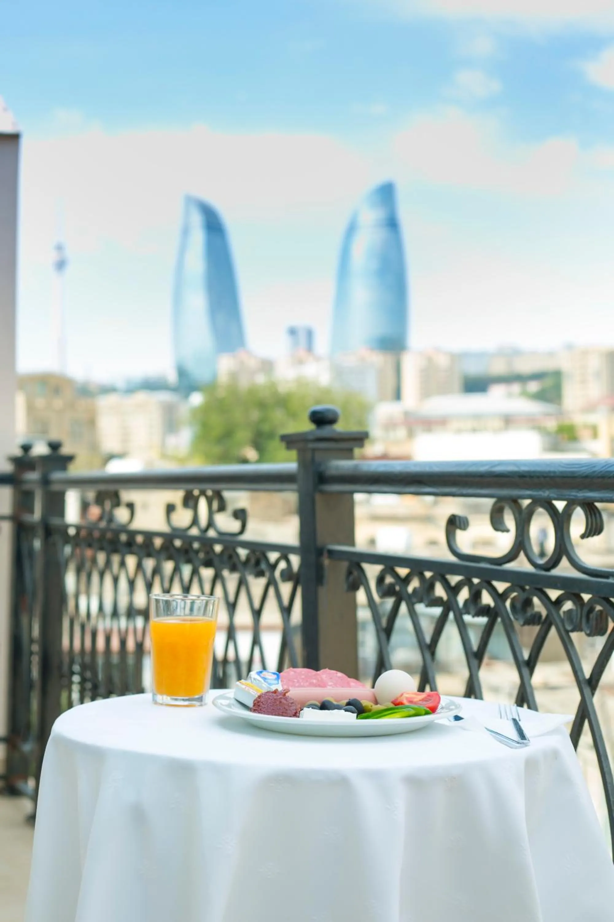 Restaurant/places to eat in Old City Inn Hotel