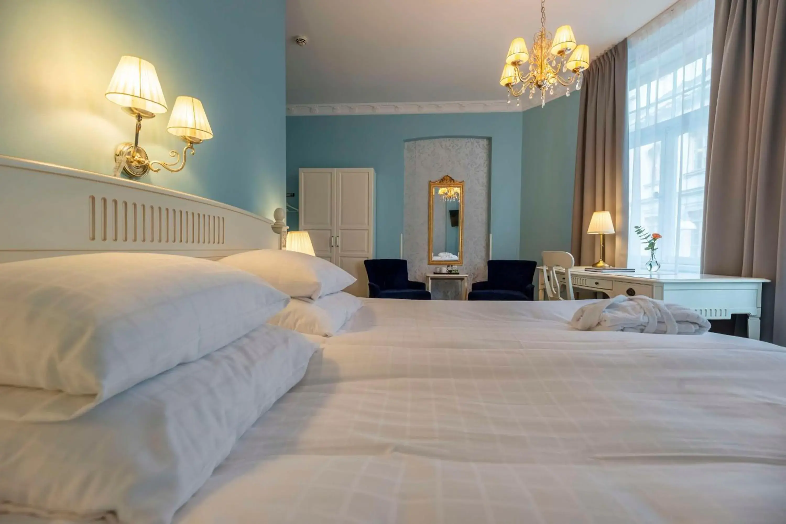 Deluxe King Room with Sofa Bed - Non-Smoking in Best Western Hotel Bentleys Deluxe King Room with Sofa Bed - Non-Smoking in Best Western Hotel Bentleys