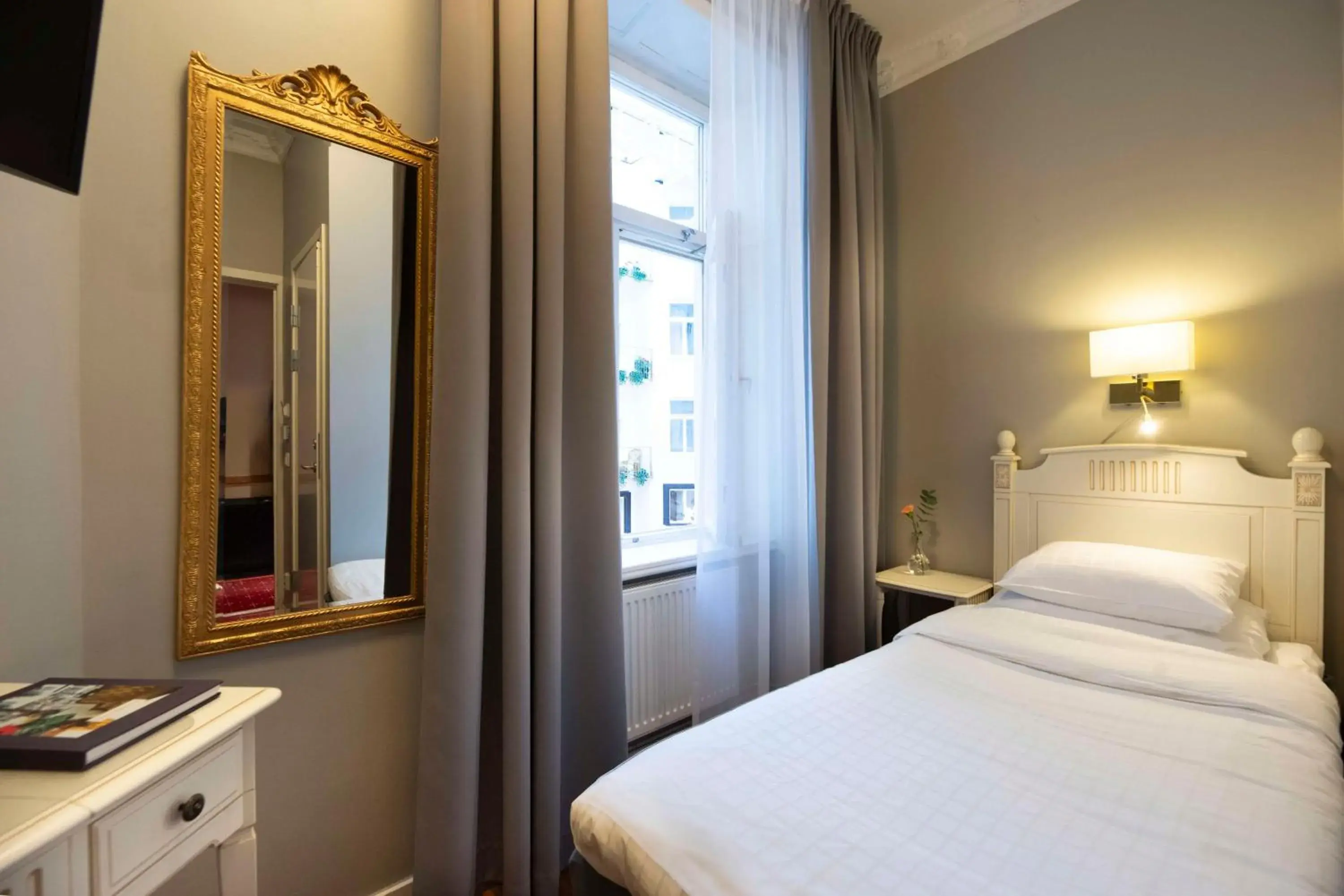 Standard Single Room in Best Western Hotel Bentleys Standard Single Room in Best Western Hotel Bentleys